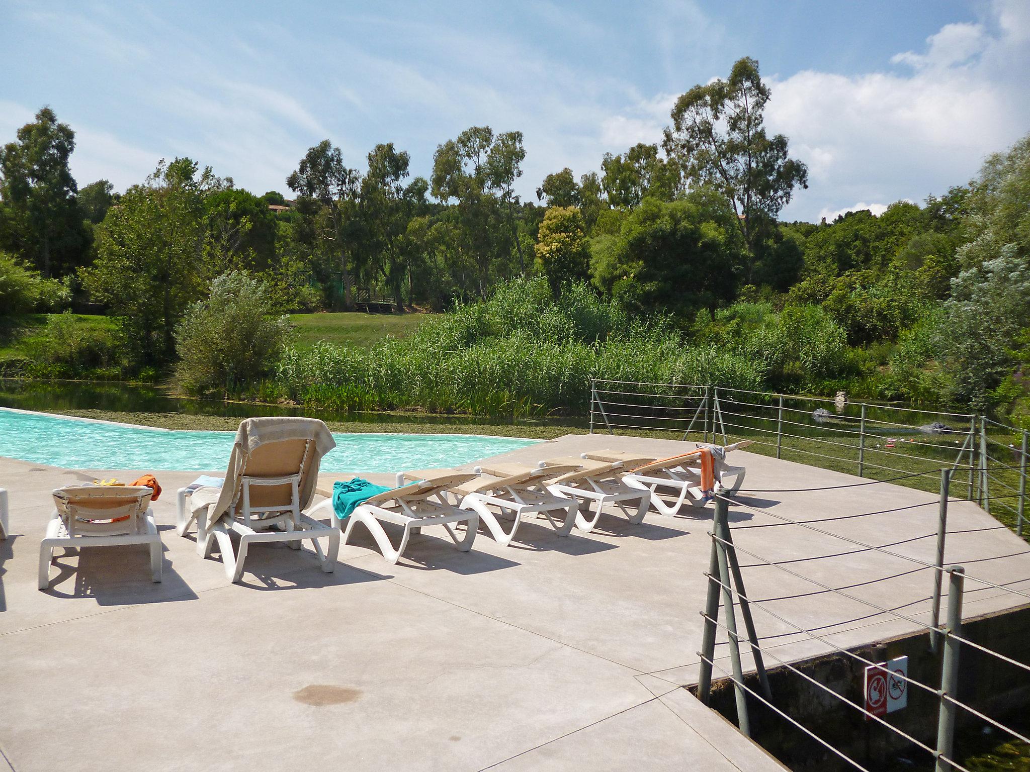 Foto 19 - Appartamento con 2 camere da letto a Grimaud con piscina e giardino