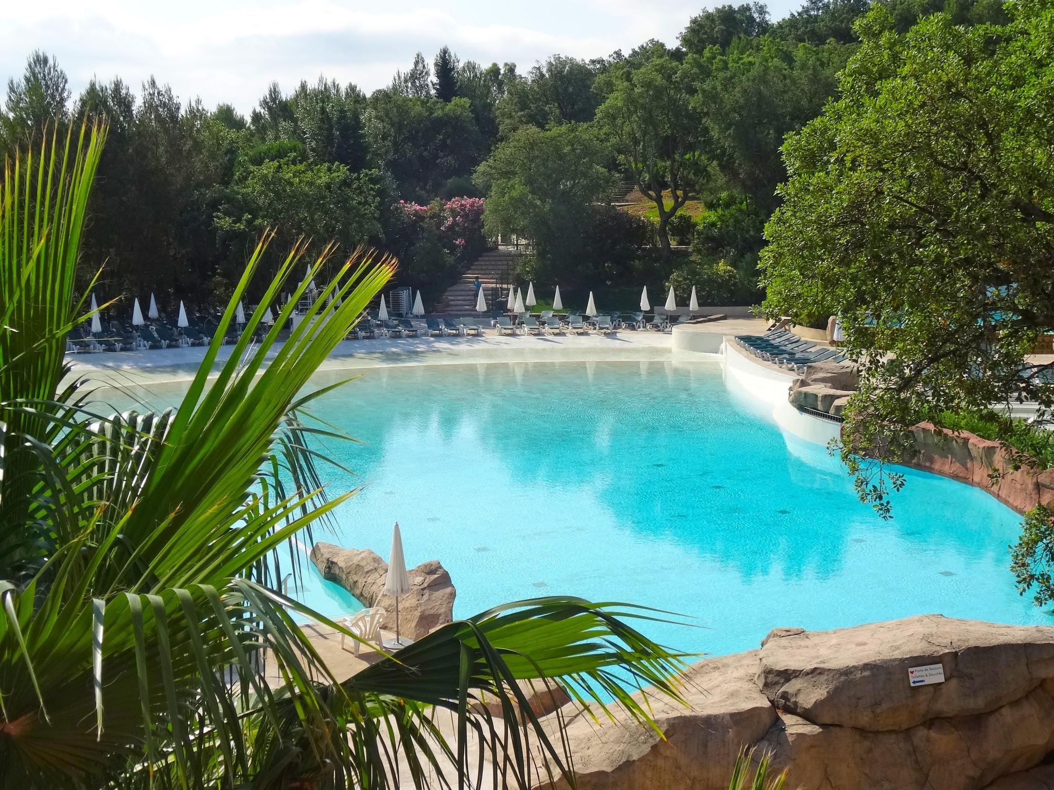 Photo 3 - Appartement de 2 chambres à Grimaud avec piscine et vues à la mer