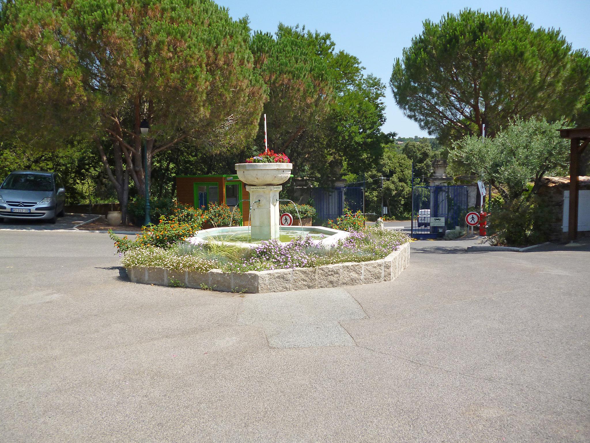 Photo 22 - Appartement de 2 chambres à Grimaud avec piscine et vues à la mer