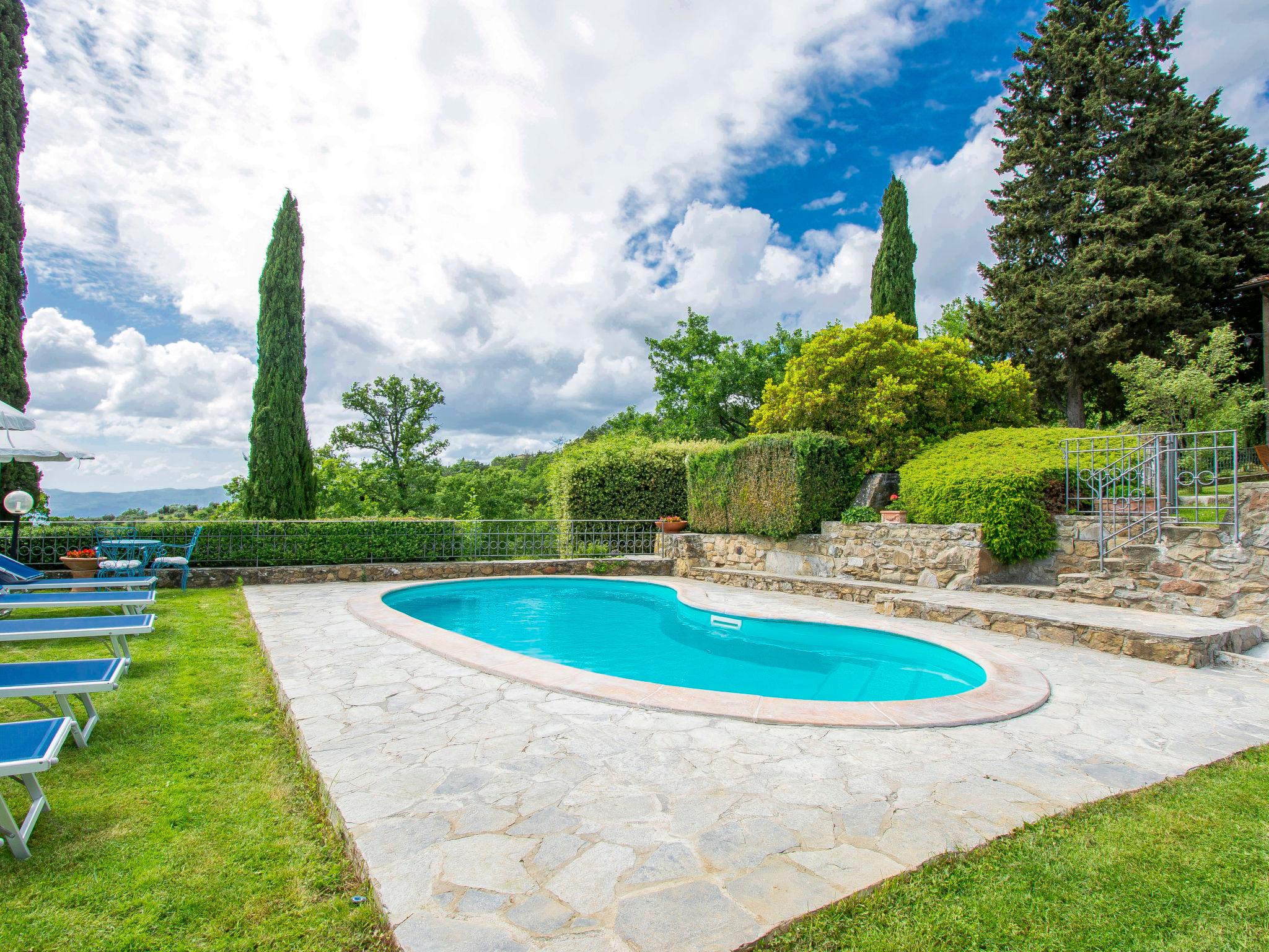 Photo 17 - Maison de 2 chambres à Loro Ciuffenna avec piscine et jardin