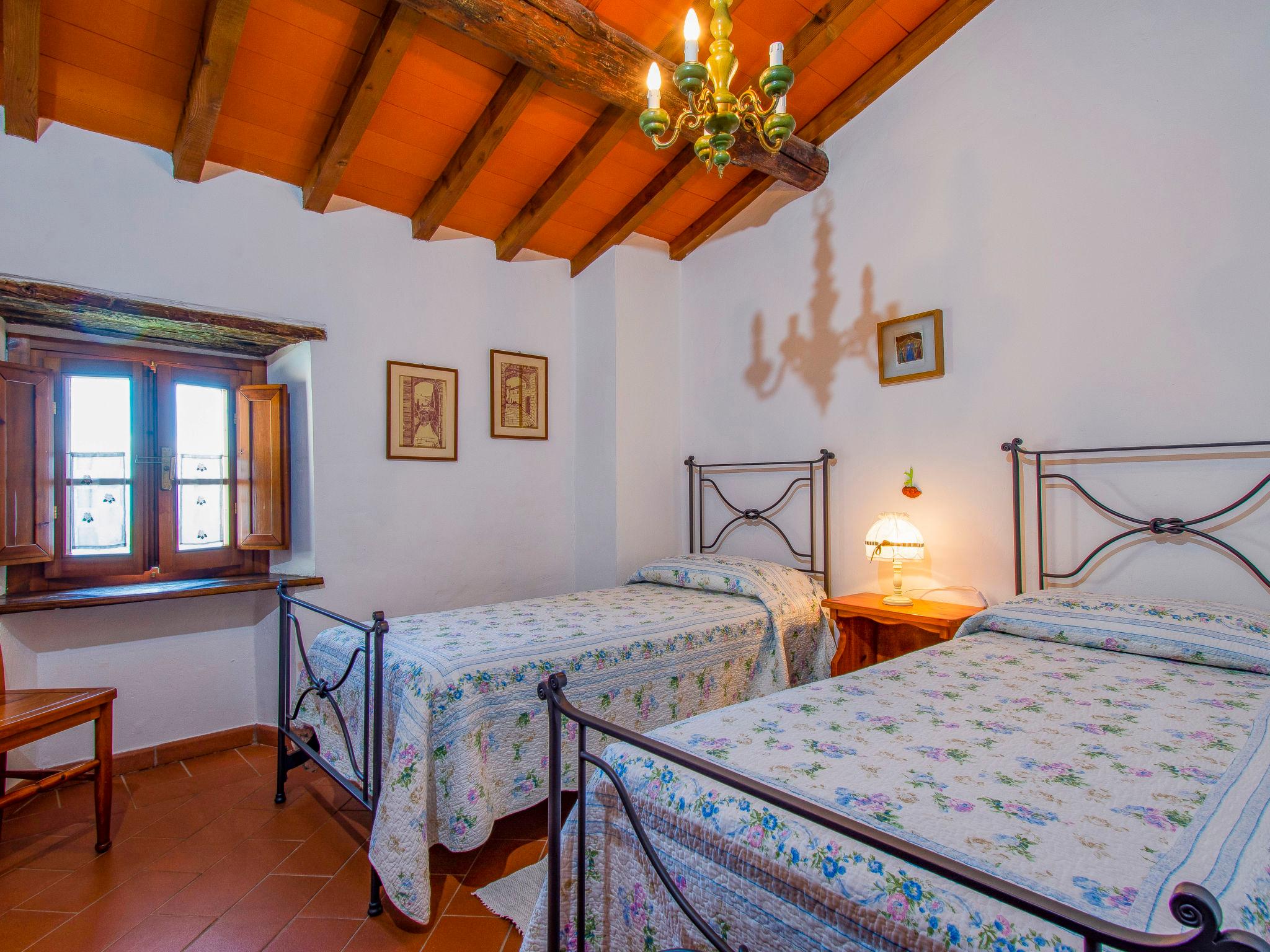 Photo 6 - 2 bedroom House in Loro Ciuffenna with swimming pool and garden