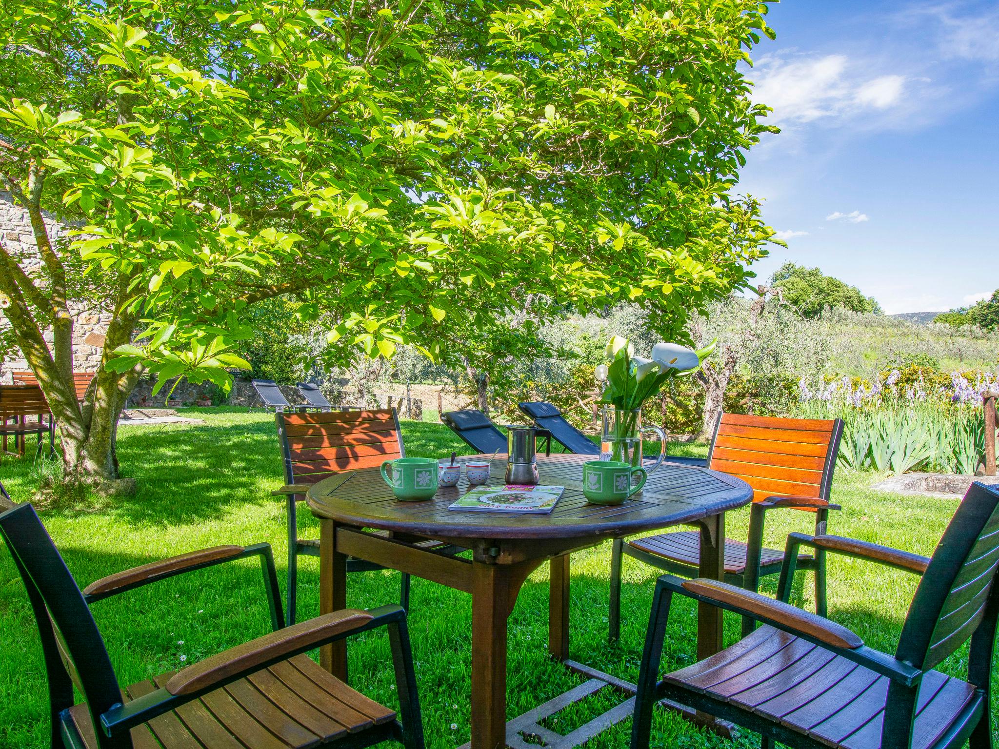 Foto 4 - Casa de 2 quartos em Loro Ciuffenna com piscina e jardim