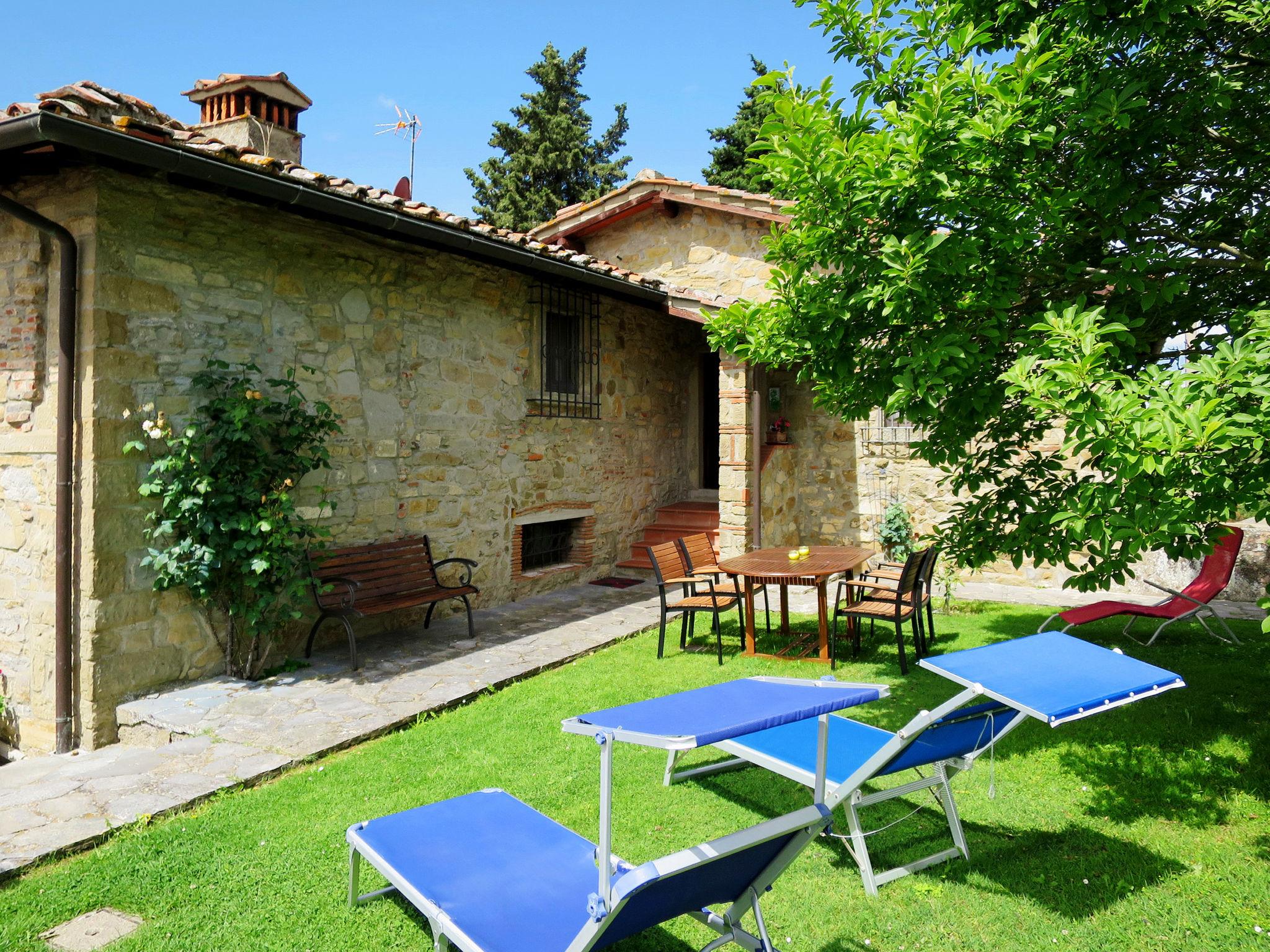 Photo 13 - Maison de 2 chambres à Loro Ciuffenna avec piscine et jardin