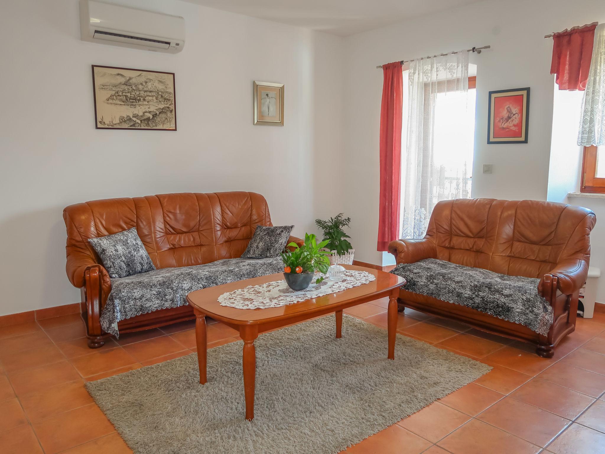 Photo 5 - 4 bedroom House in Labin with private pool and sea view