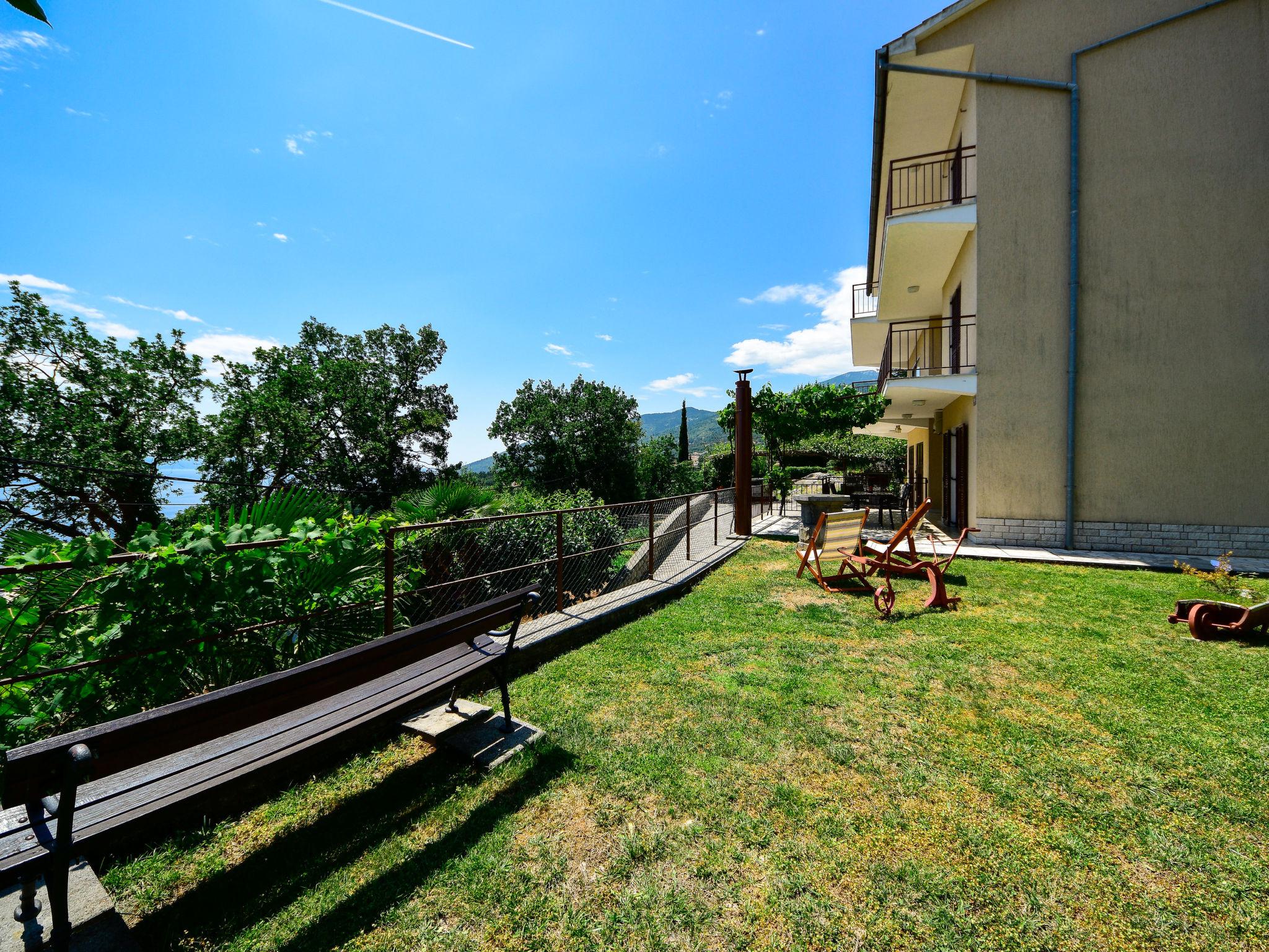 Foto 2 - Apartment mit 1 Schlafzimmer in Opatija mit terrasse