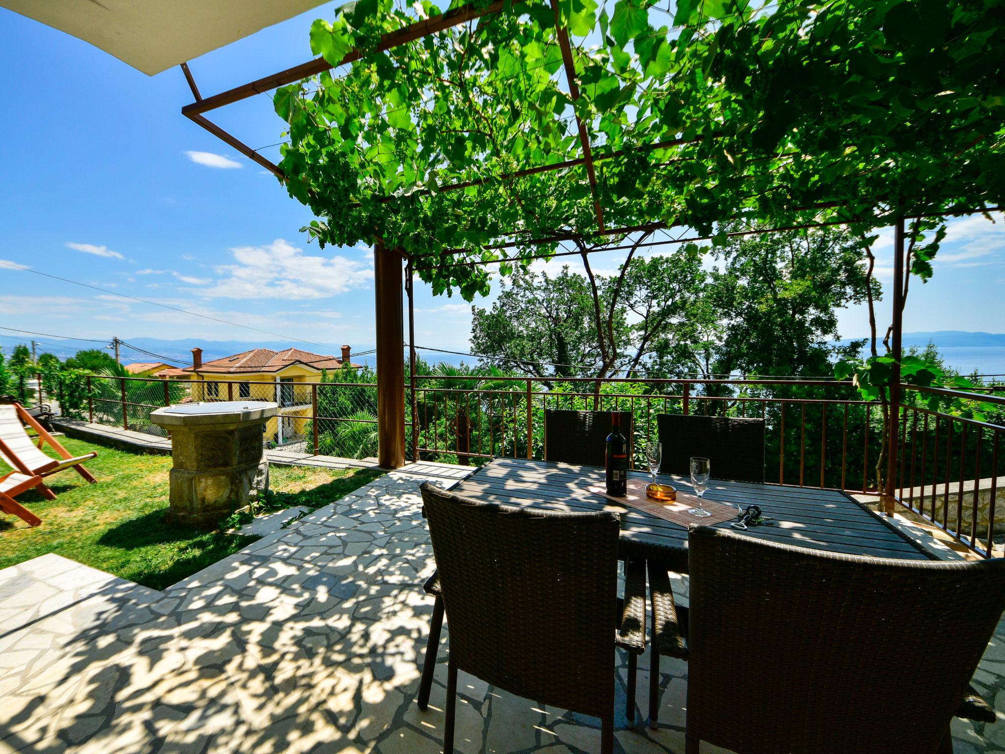 Photo 14 - 1 bedroom Apartment in Opatija with garden and terrace