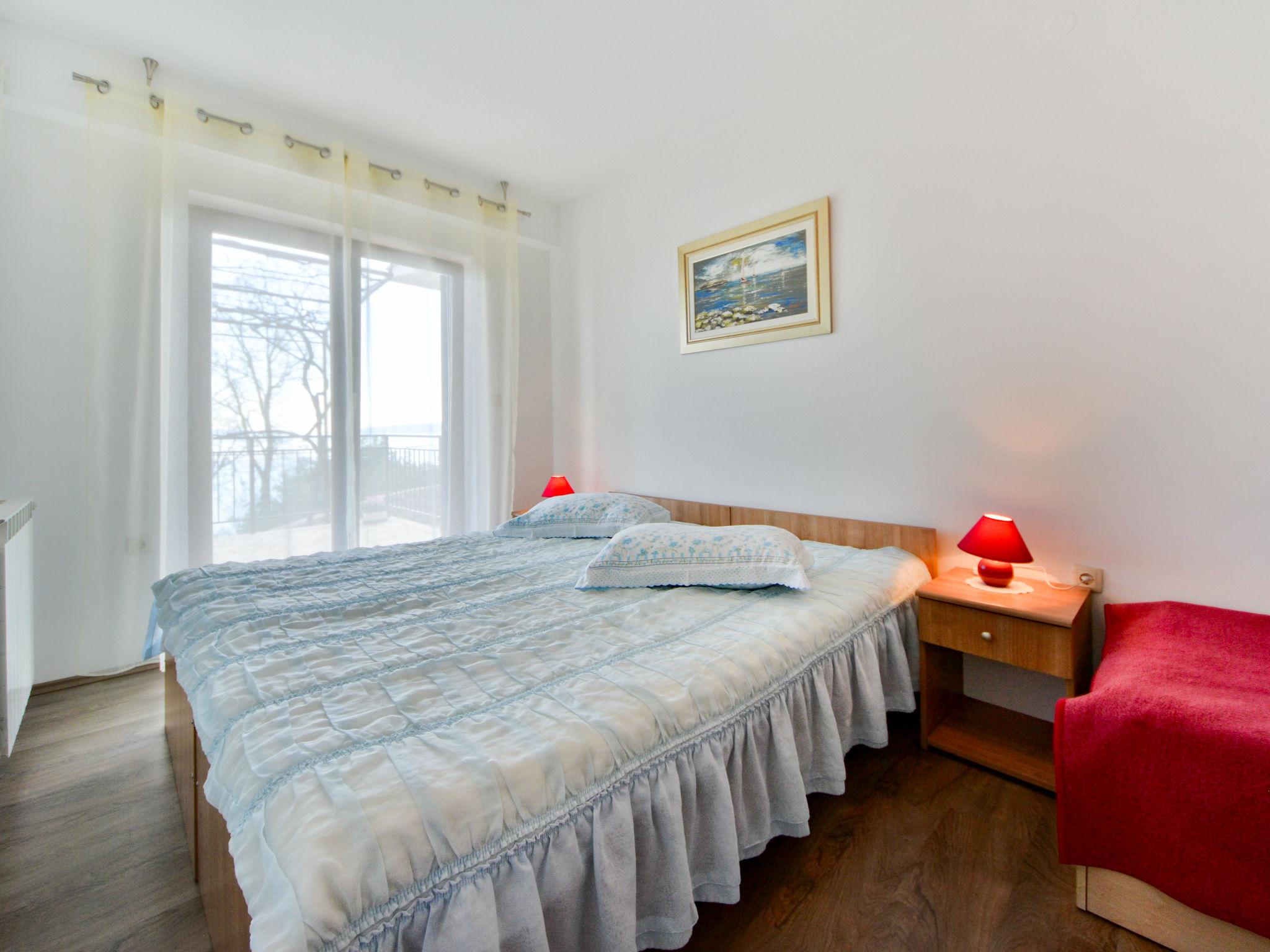 Foto 8 - Apartamento de 1 quarto em Opatija com jardim e terraço