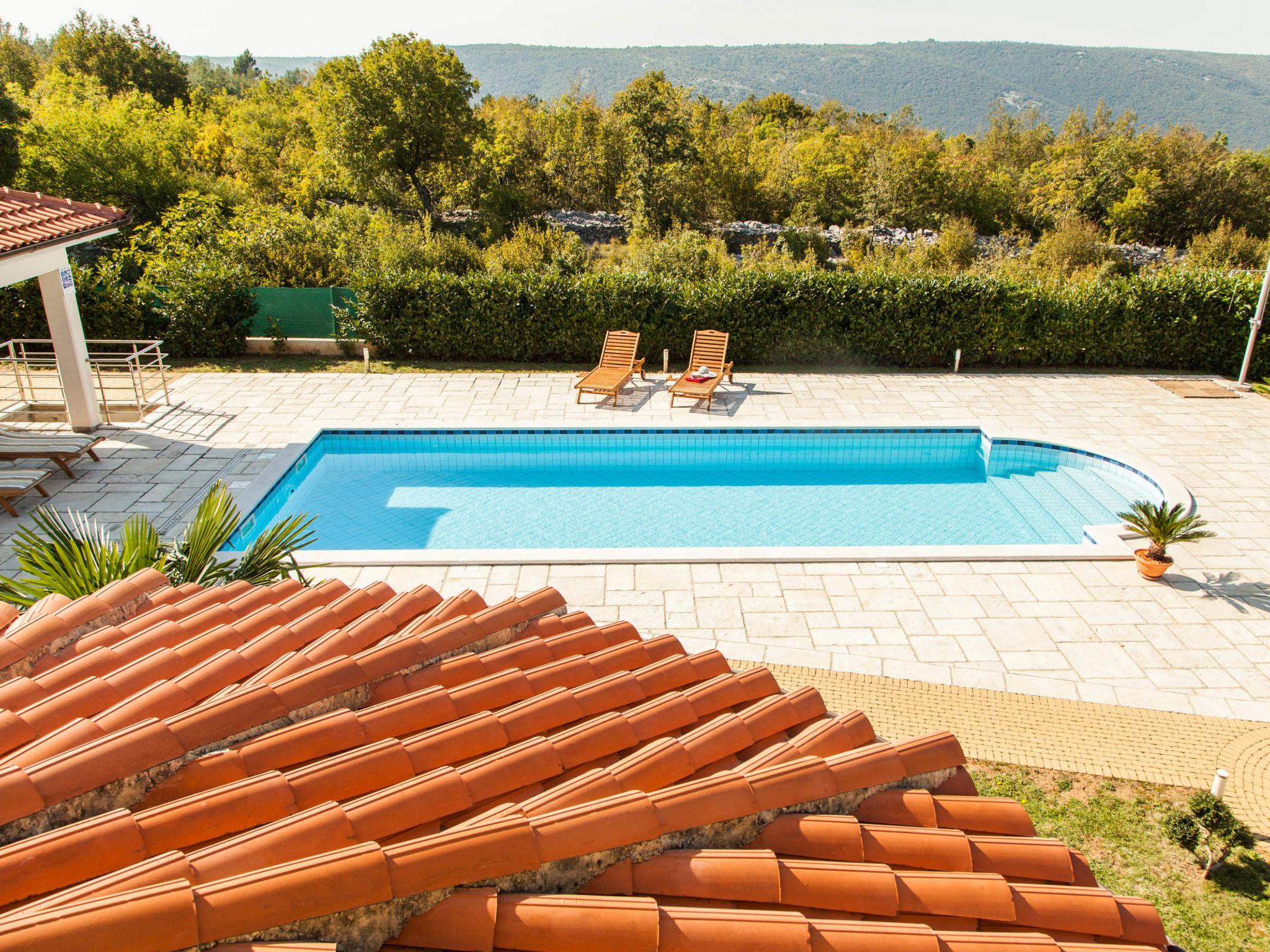 Photo 23 - Maison de 3 chambres à Raša avec piscine privée et jardin