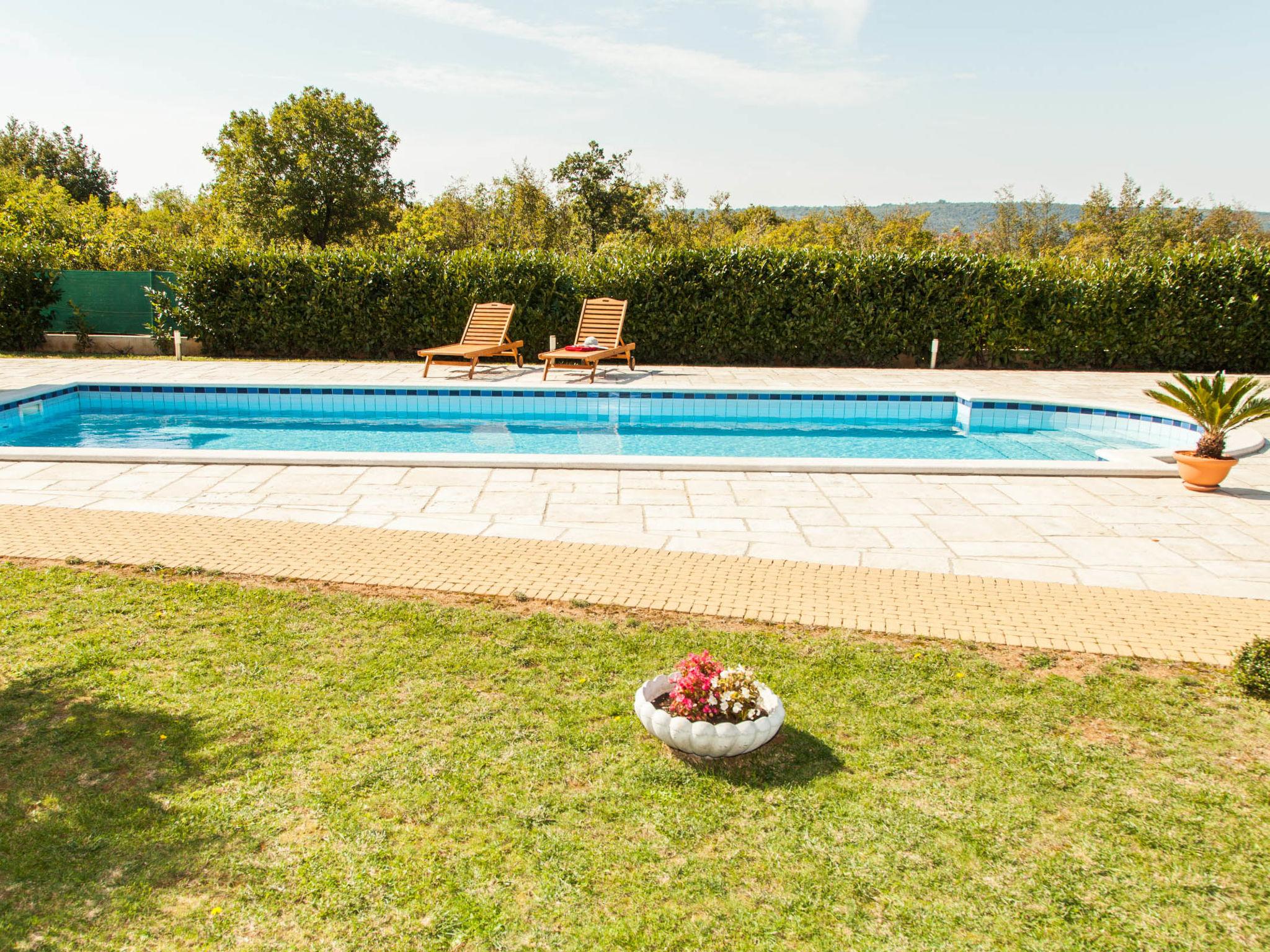 Foto 27 - Casa de 3 habitaciones en Raša con piscina privada y vistas al mar