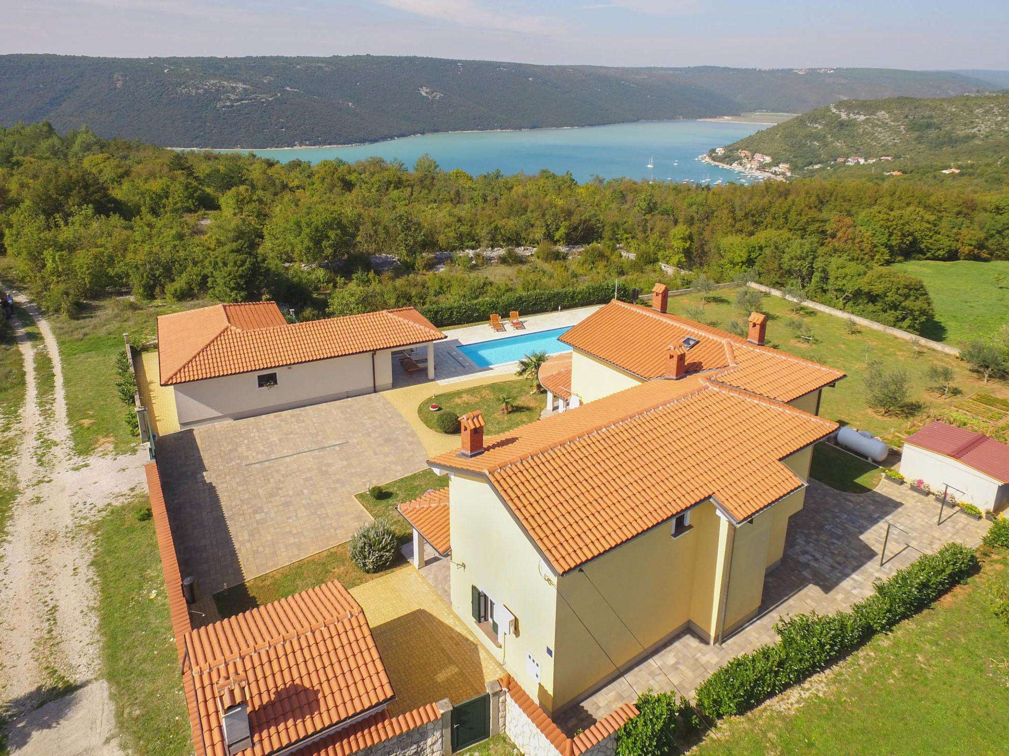 Foto 17 - Casa de 3 habitaciones en Raša con piscina privada y vistas al mar