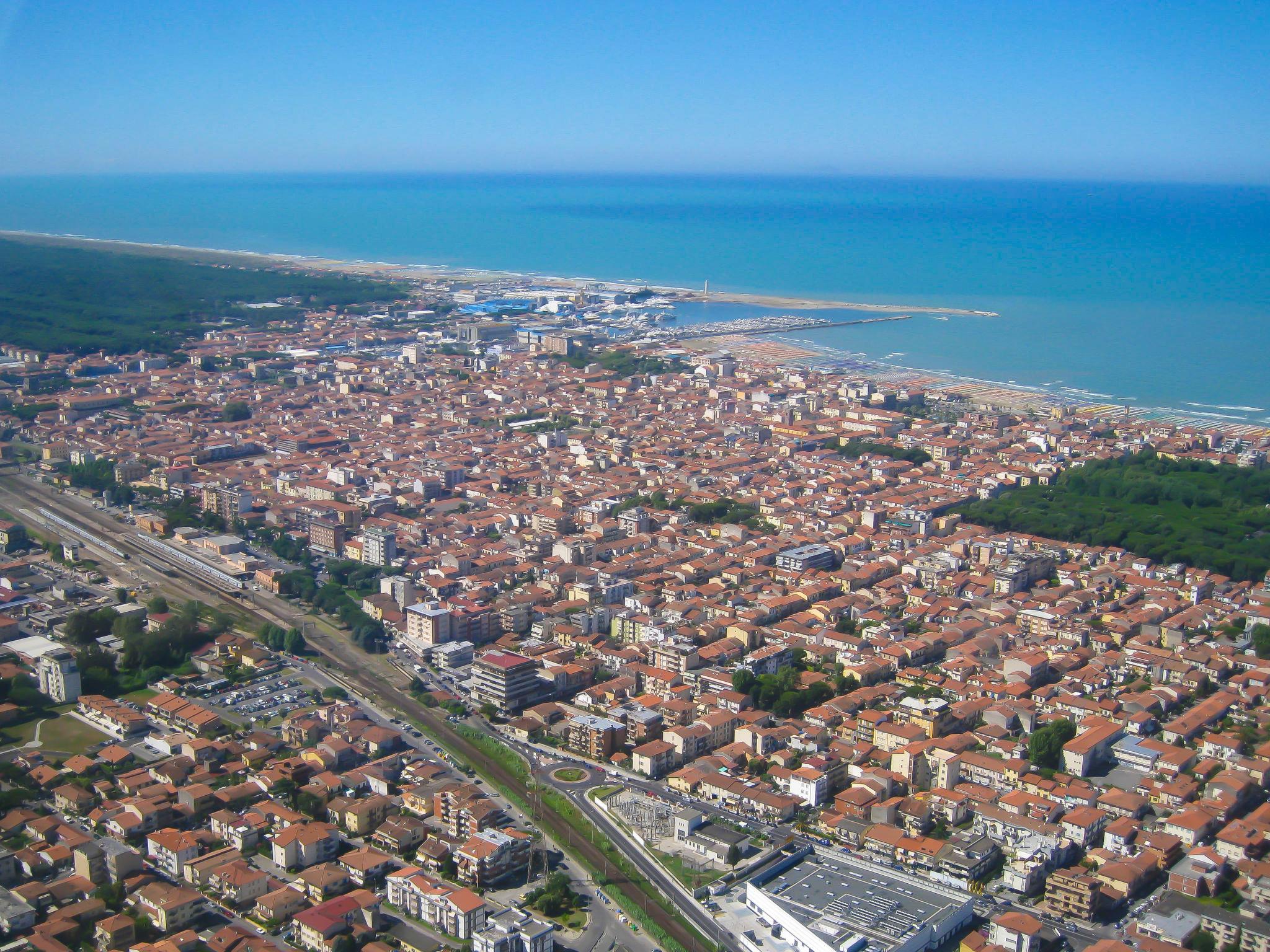 Foto 18 - Apartamento de 2 quartos em Viareggio com terraço e vistas do mar