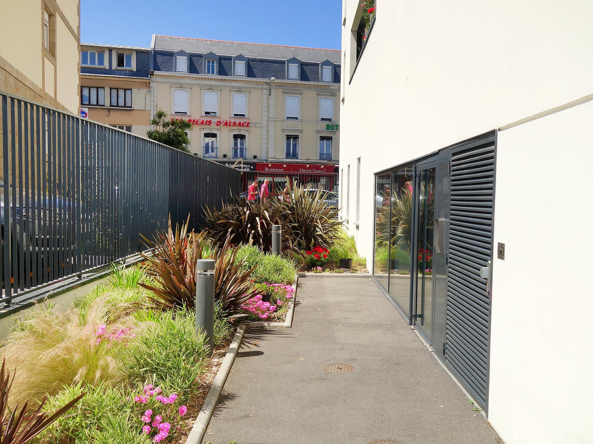 Photo 21 - 2 bedroom Apartment in Saint-Malo with sea view