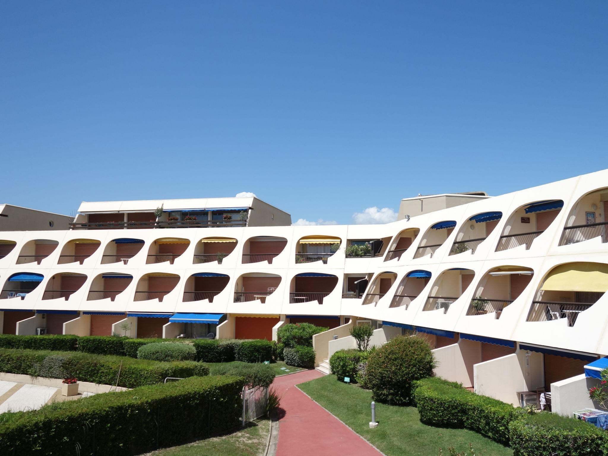 Photo 15 - Apartment in Le Grau-du-Roi with swimming pool and terrace