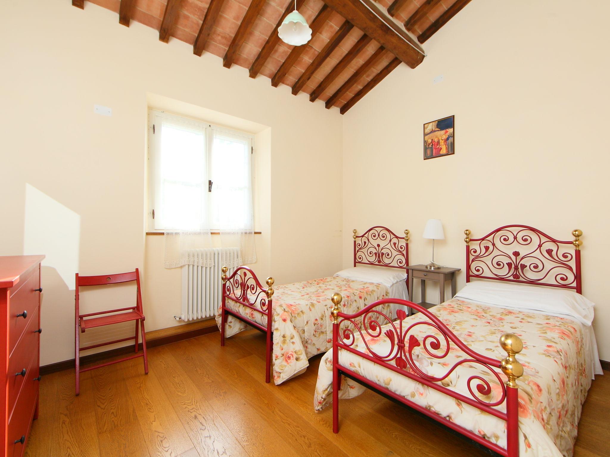 Foto 13 - Haus mit 3 Schlafzimmern in Cortona mit privater pool und garten