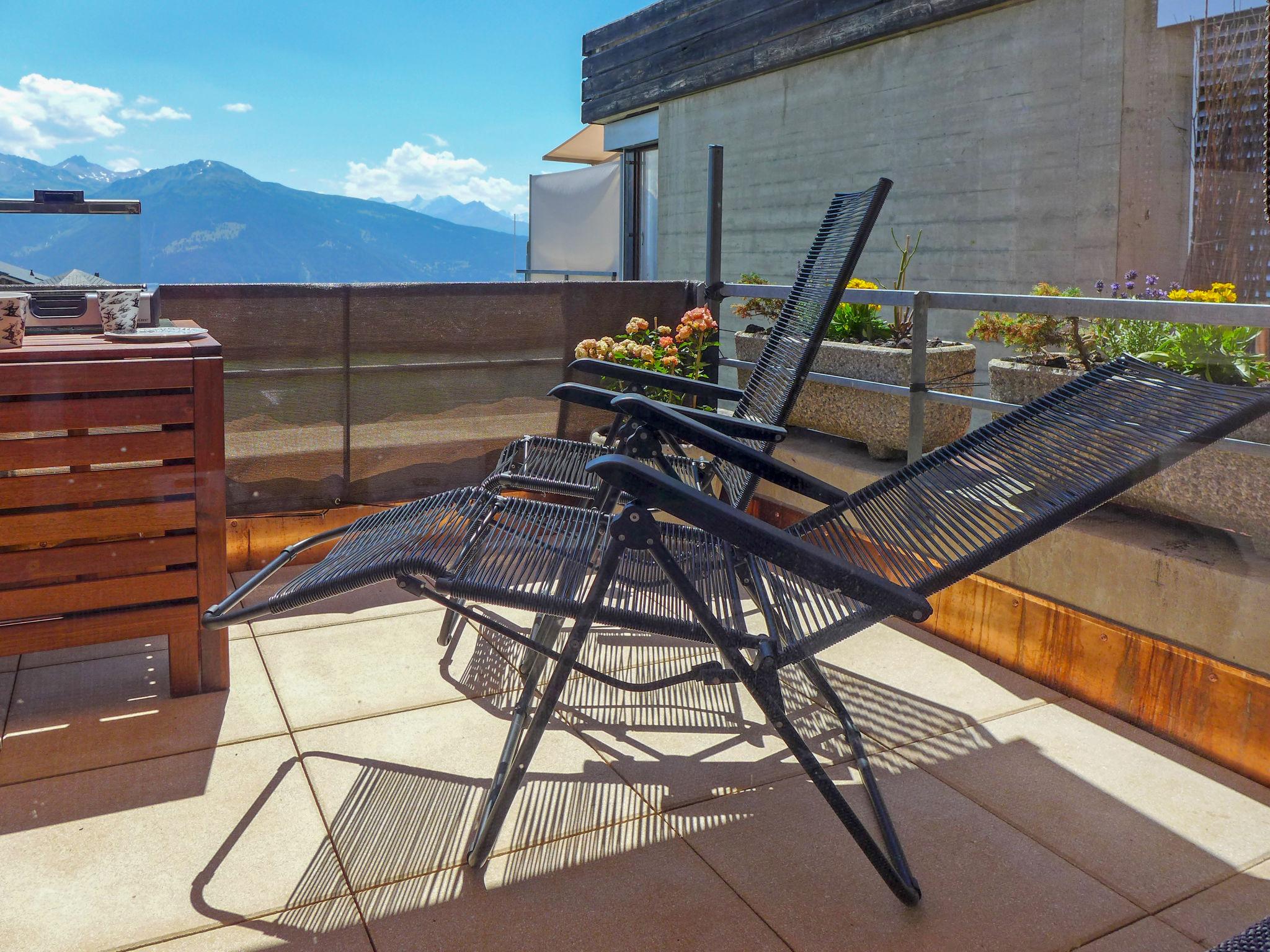 Photo 4 - Apartment in Crans-Montana with swimming pool and mountain view