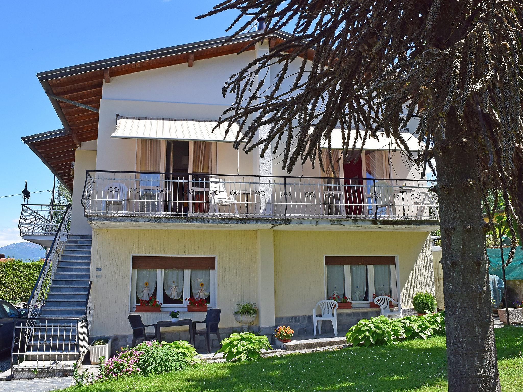 Photo 19 - 1 bedroom Apartment in Porto Valtravaglia with garden and mountain view