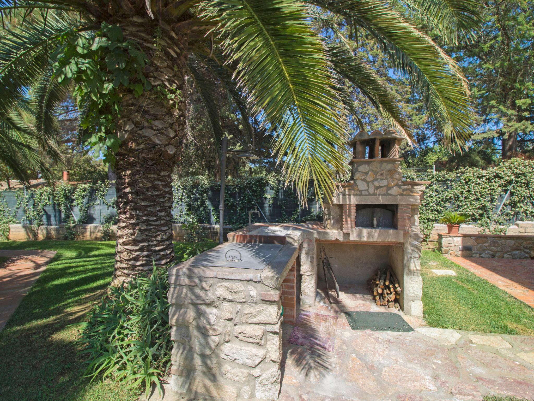 Foto 34 - Casa con 5 camere da letto a San Vincenzo con piscina privata e vista mare