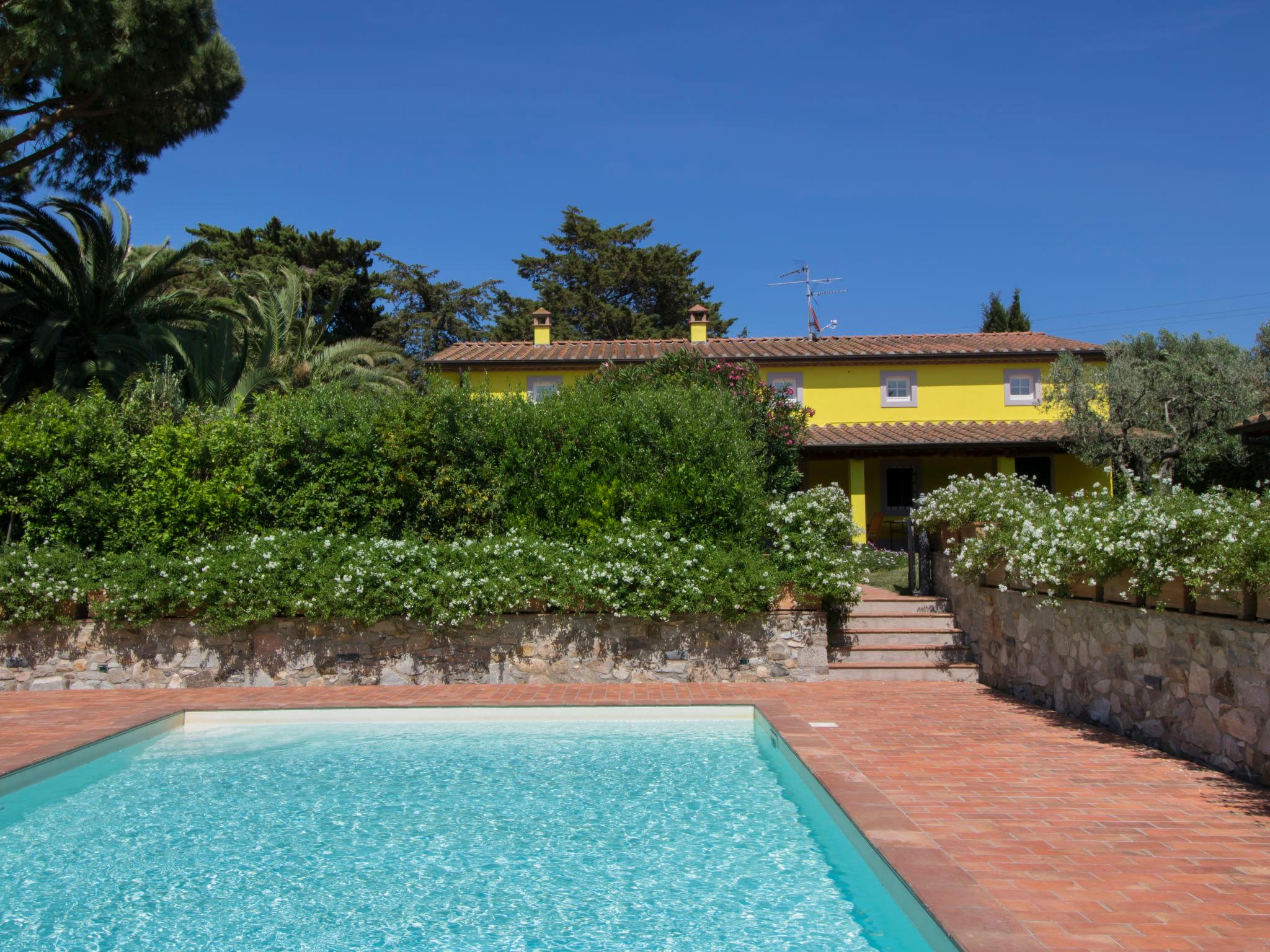 Foto 31 - Casa con 5 camere da letto a San Vincenzo con piscina privata e vista mare
