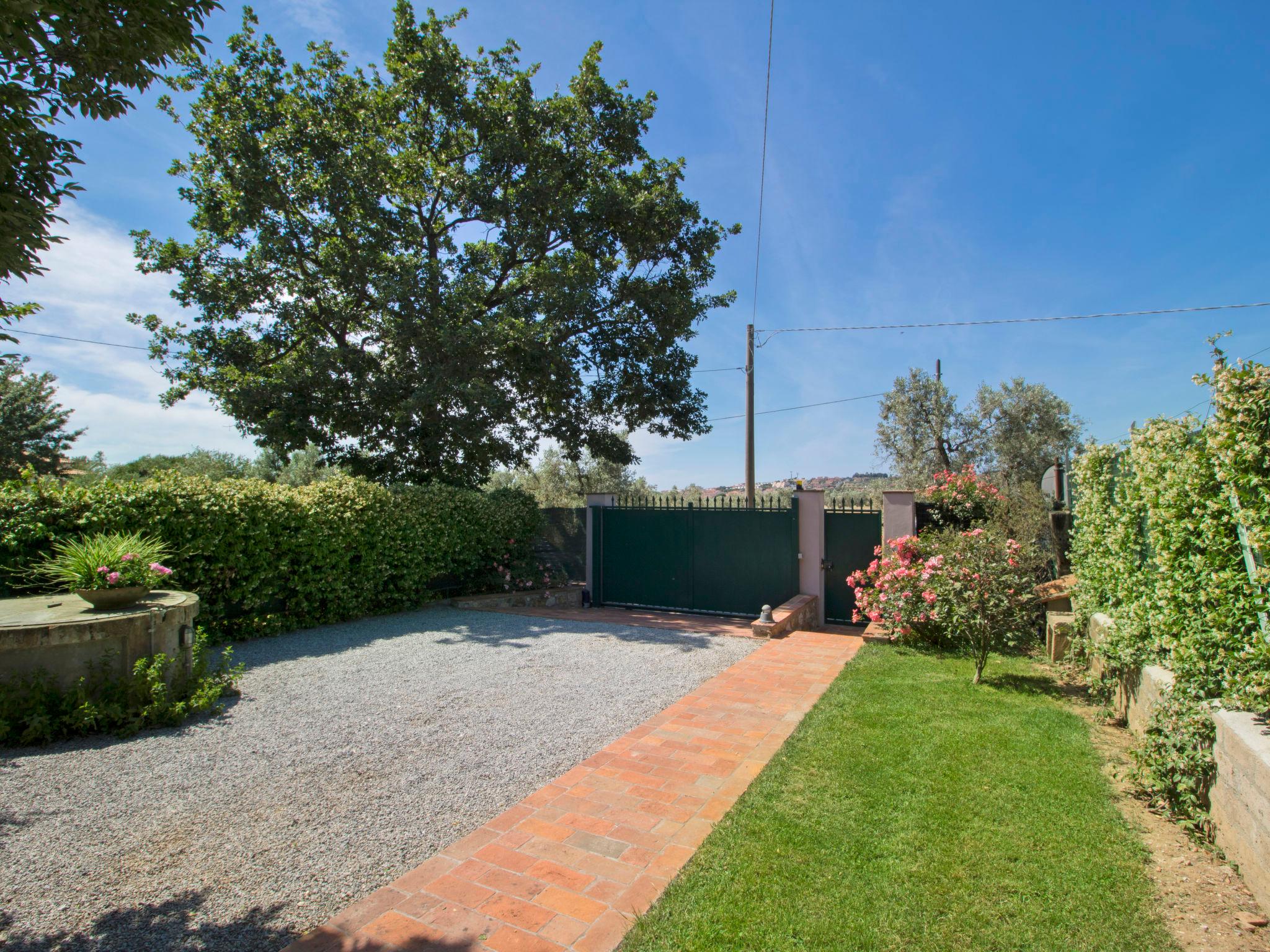 Photo 38 - 5 bedroom House in San Vincenzo with private pool and garden