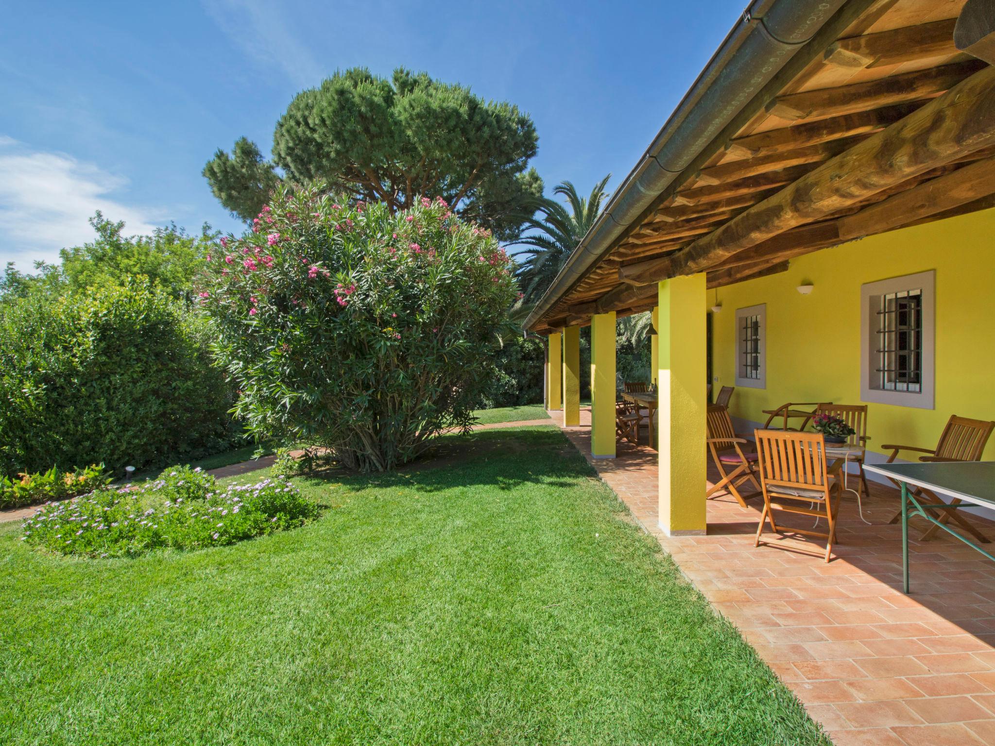 Photo 27 - 5 bedroom House in San Vincenzo with private pool and garden