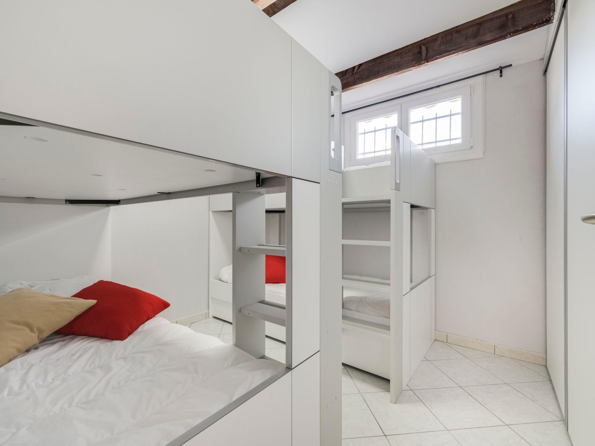 Foto 9 - Apartamento de 2 quartos em Le Grau-du-Roi com terraço