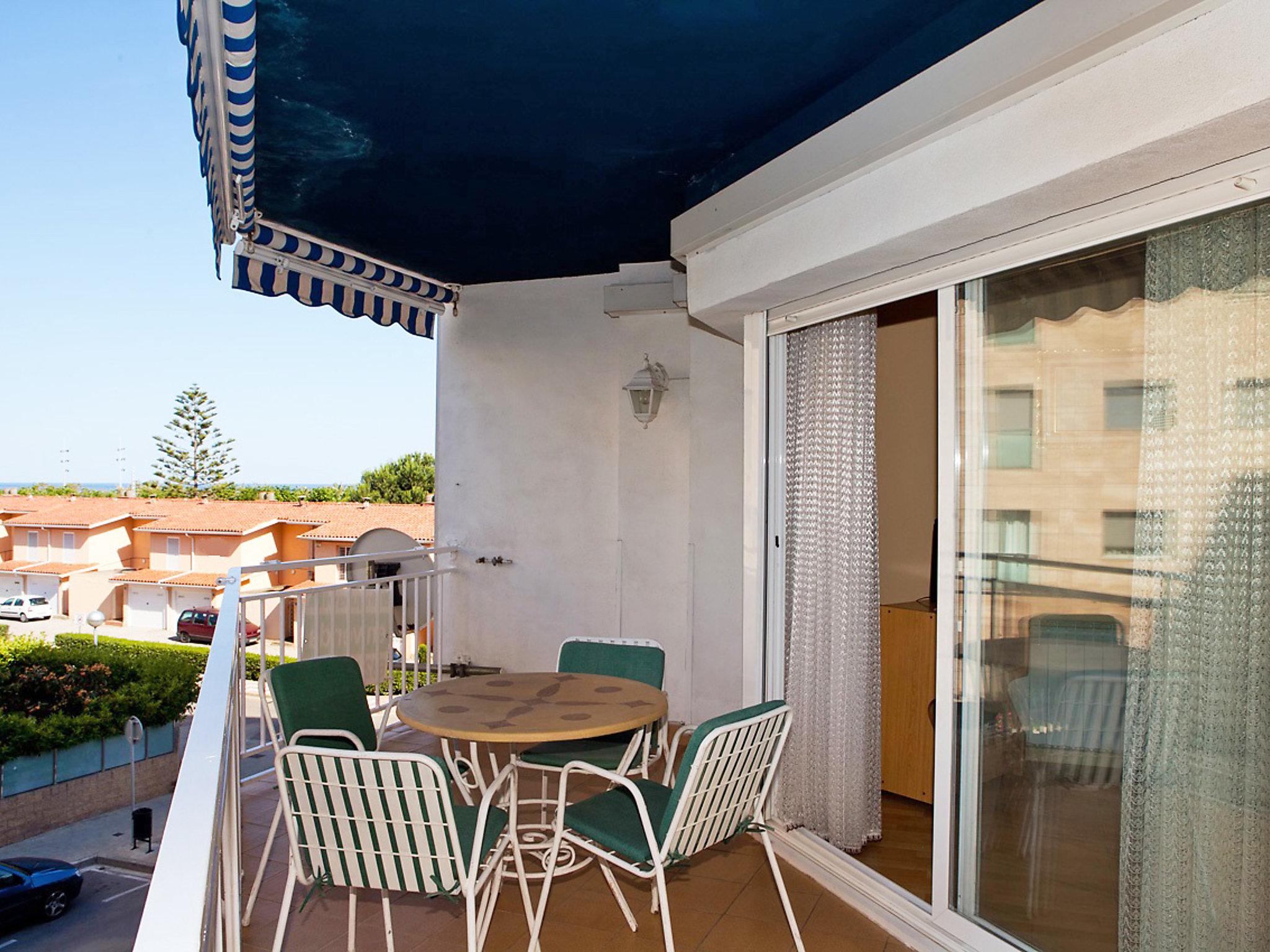 Photo 16 - 3 bedroom Apartment in Calella with swimming pool and sea view