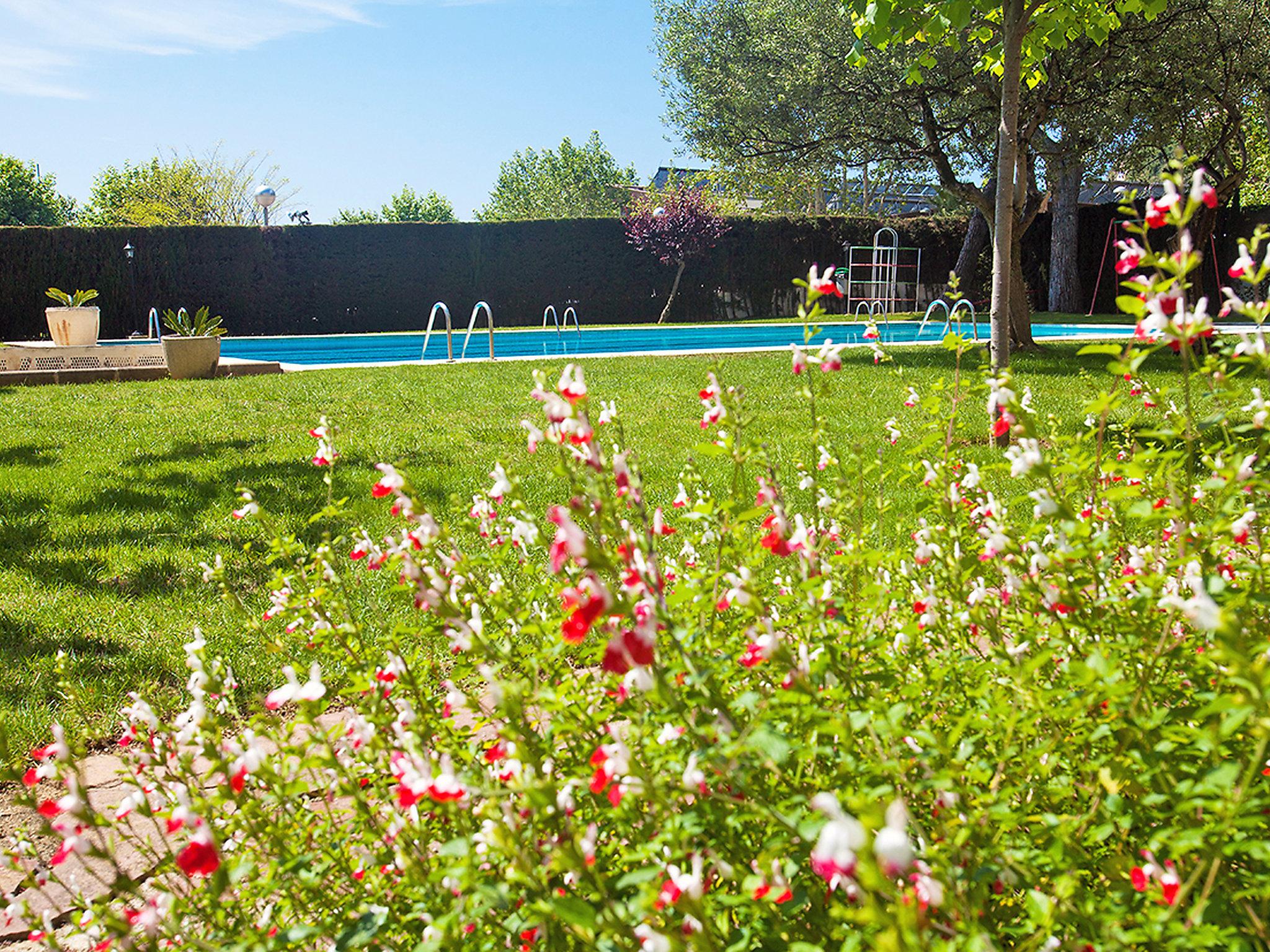 Photo 12 - Appartement de 3 chambres à Calella avec piscine et jardin