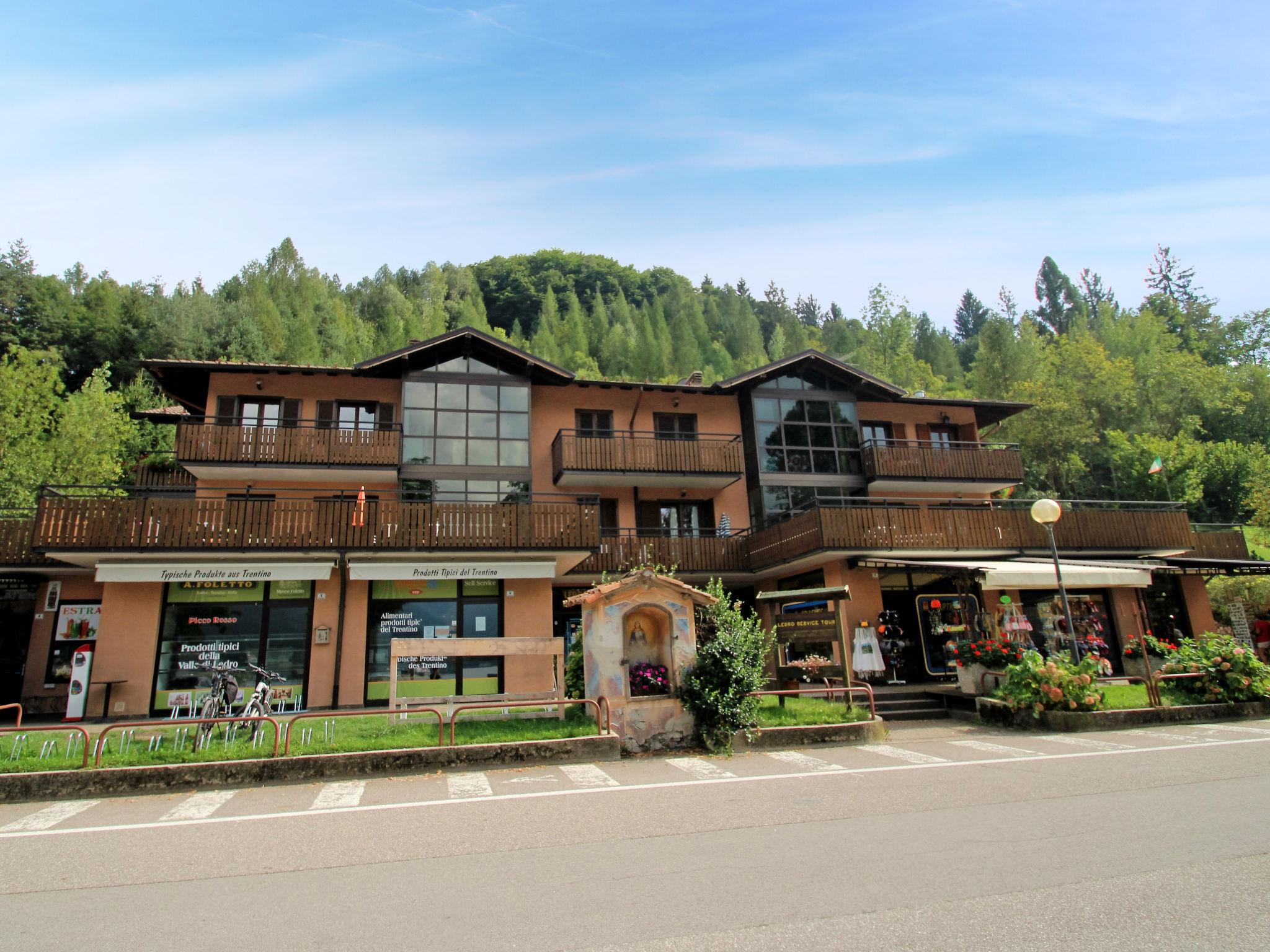 Photo 1 - Appartement de 2 chambres à Ledro avec terrasse et vues sur la montagne