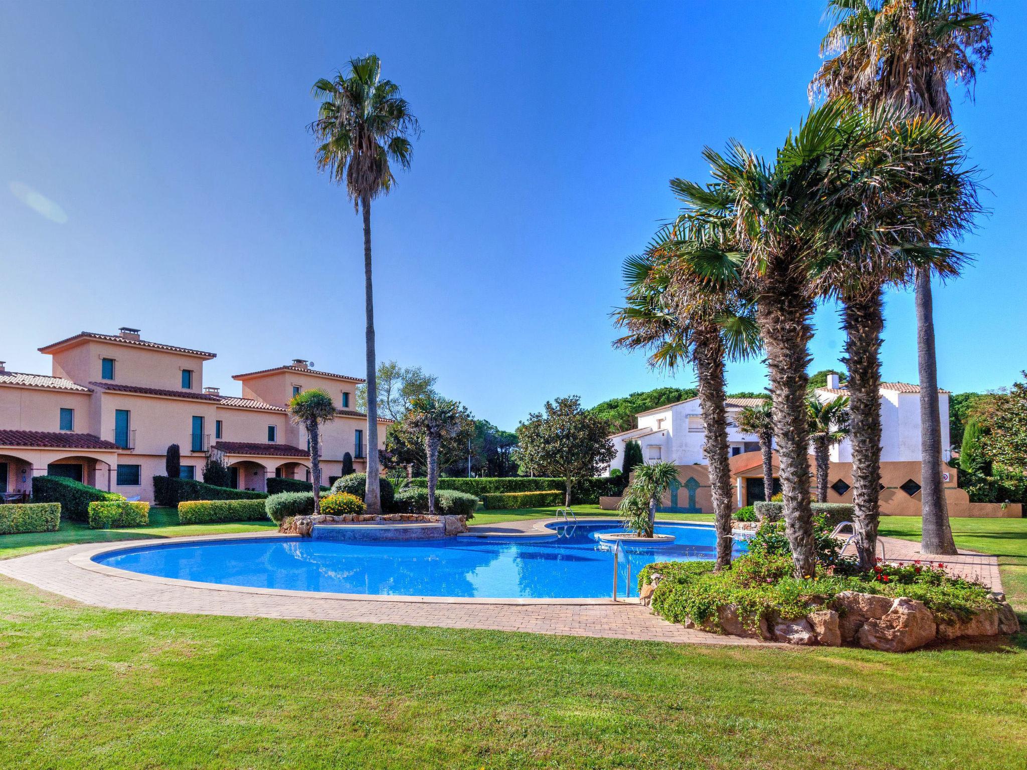 Photo 1 - Appartement de 2 chambres à Pals avec piscine et vues à la mer