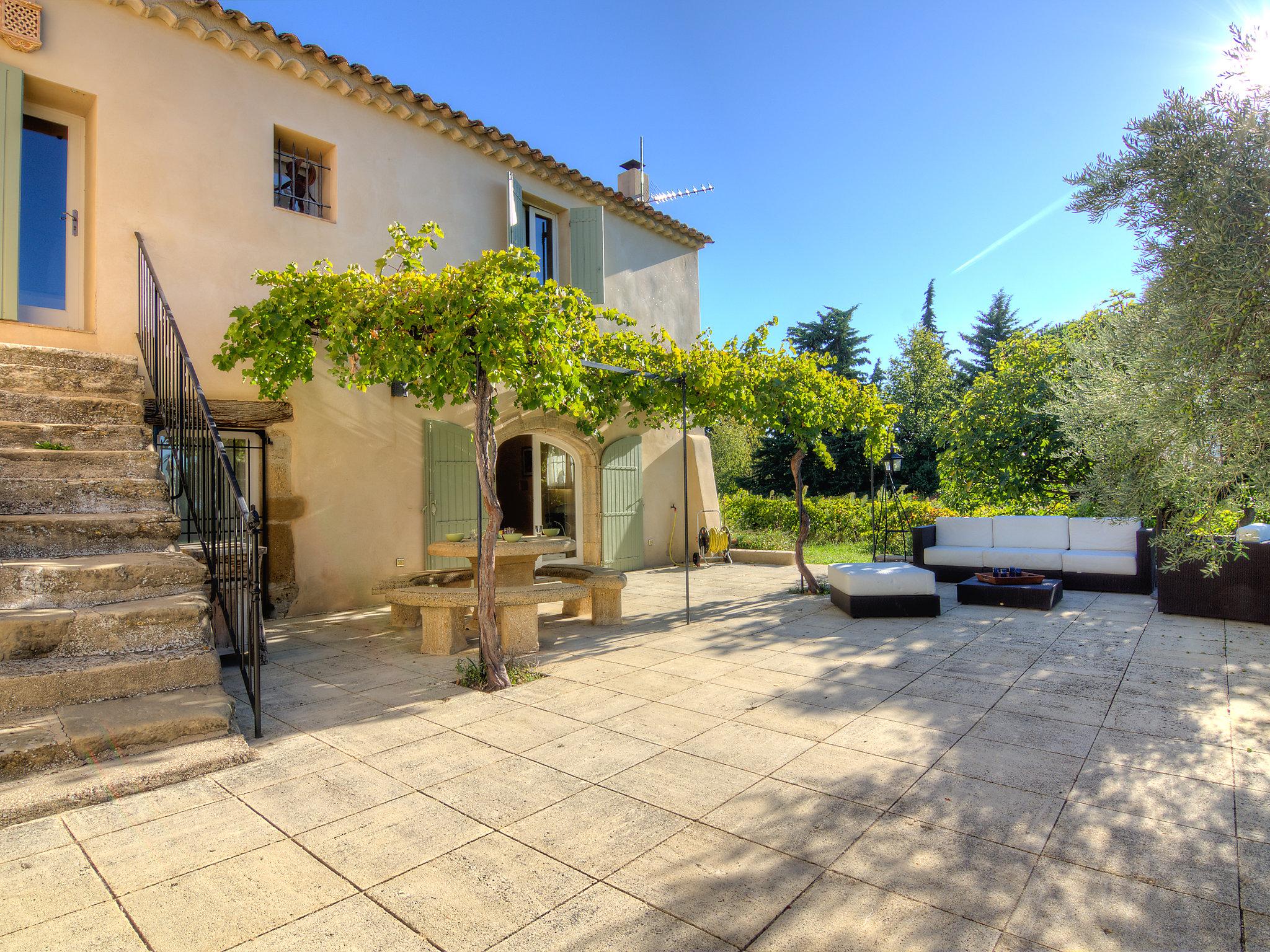 Foto 23 - Casa con 4 camere da letto a Cucuron con piscina privata e terrazza