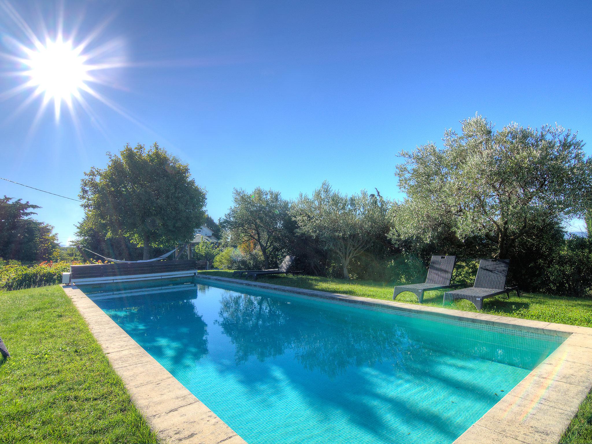 Foto 29 - Casa con 4 camere da letto a Cucuron con piscina privata e terrazza