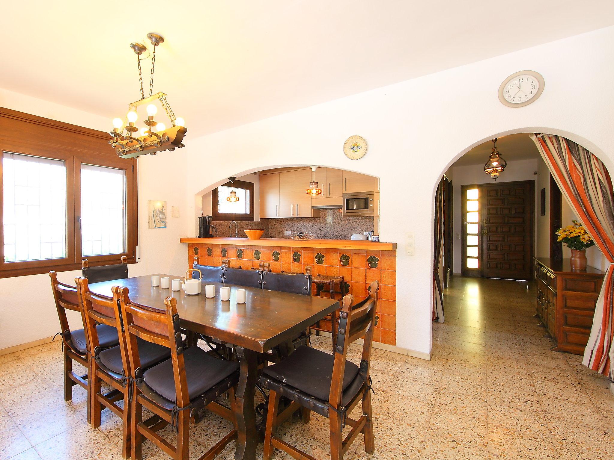 Photo 7 - 4 bedroom House in Castelló d'Empúries with private pool and sea view
