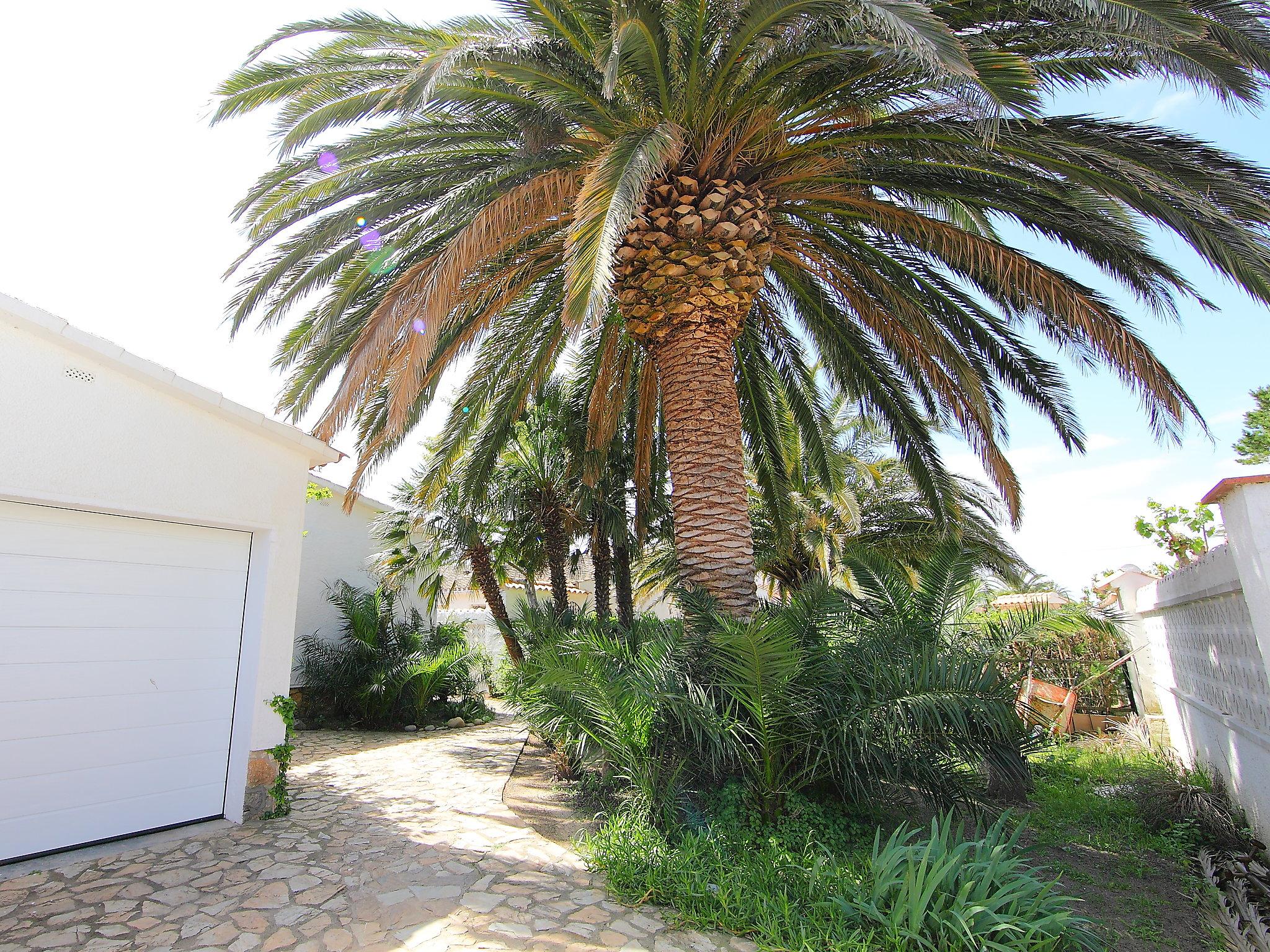 Foto 20 - Casa de 4 habitaciones en Castelló d'Empúries con piscina privada y vistas al mar