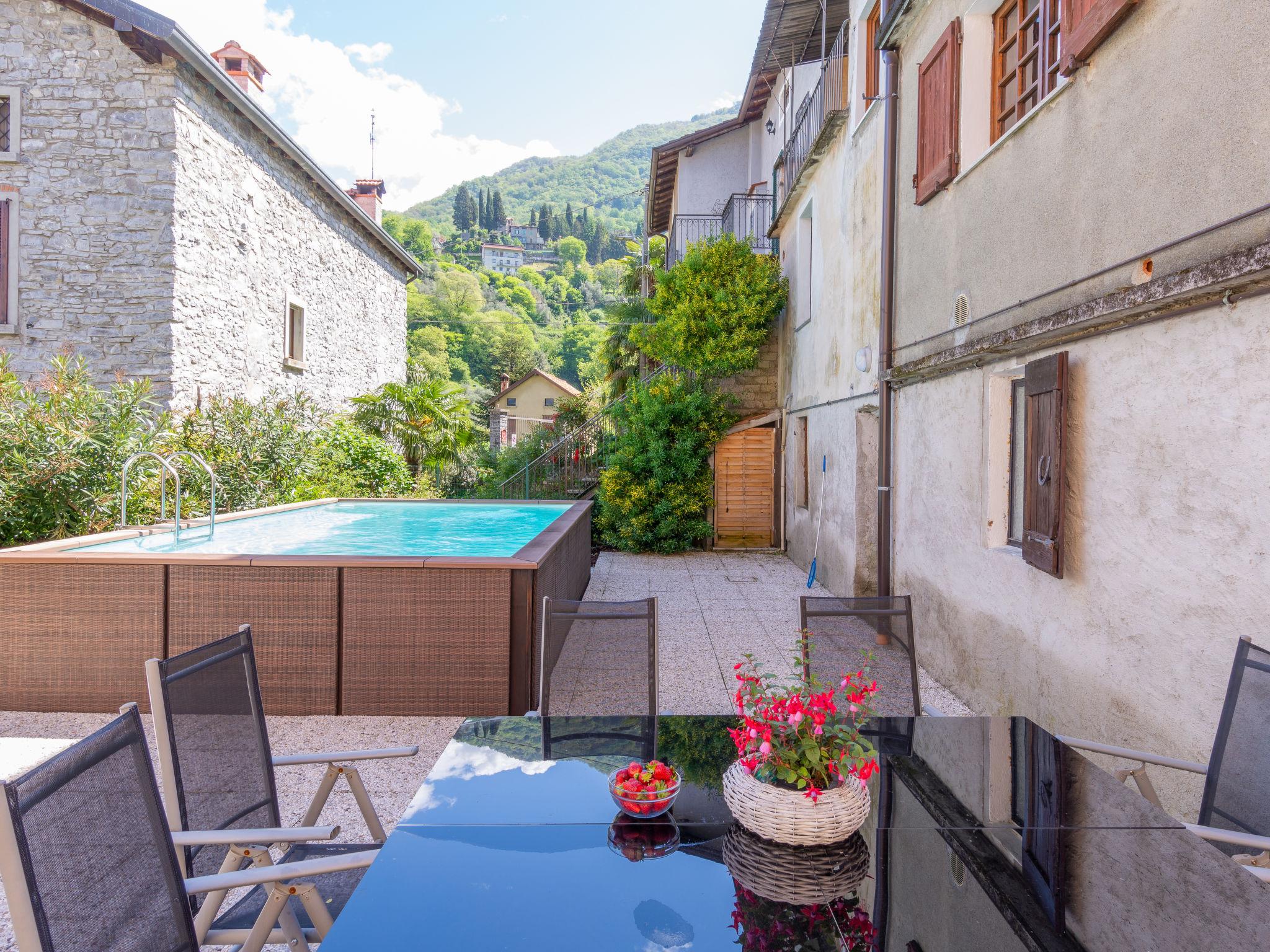 Foto 2 - Casa de 4 quartos em Perledo com piscina privada e vista para a montanha