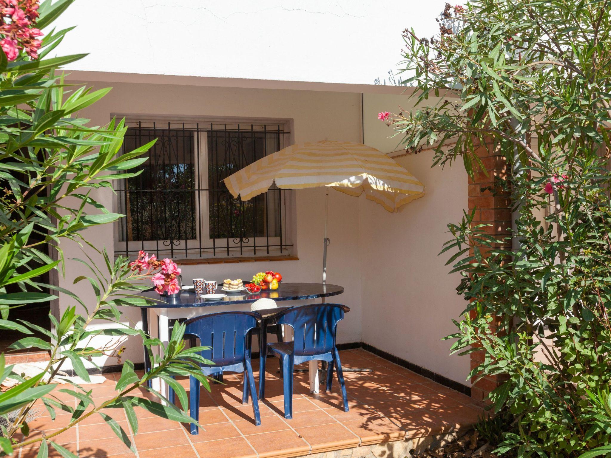 Photo 15 - 1 bedroom Apartment in l'Escala with garden and terrace