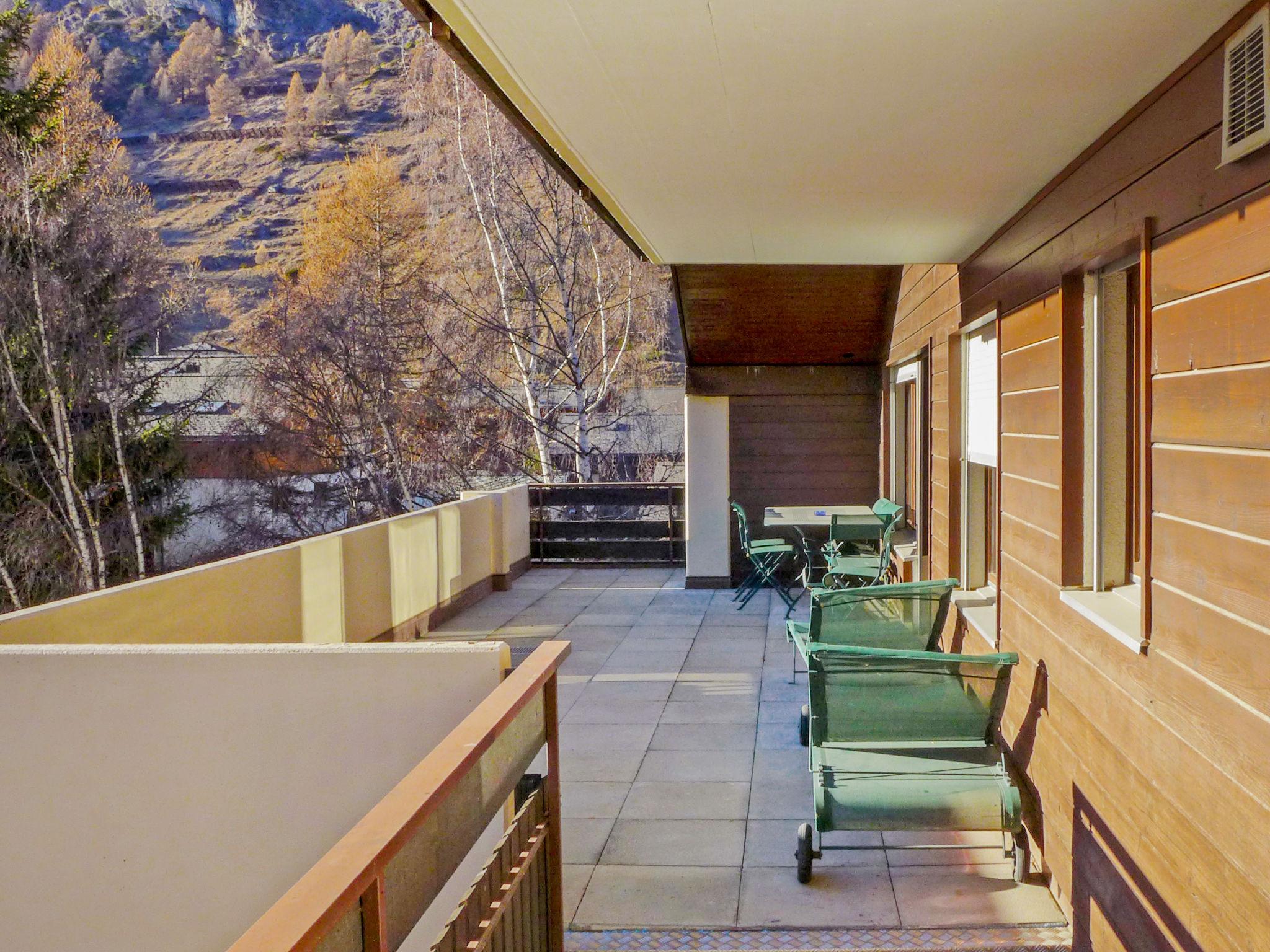 Foto 14 - Apartamento de 3 quartos em Zermatt com vista para a montanha