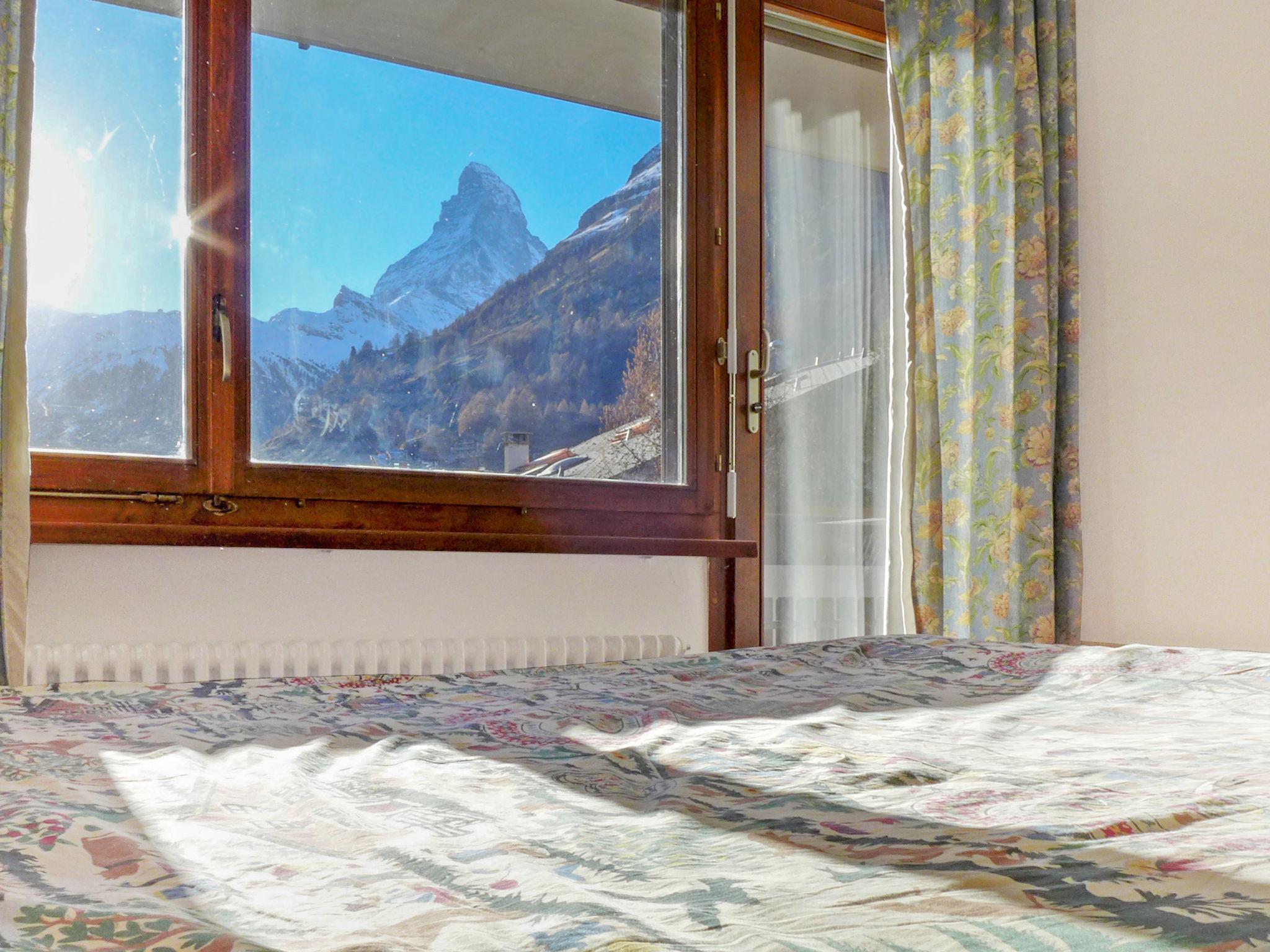Foto 4 - Apartamento de 3 quartos em Zermatt com vista para a montanha
