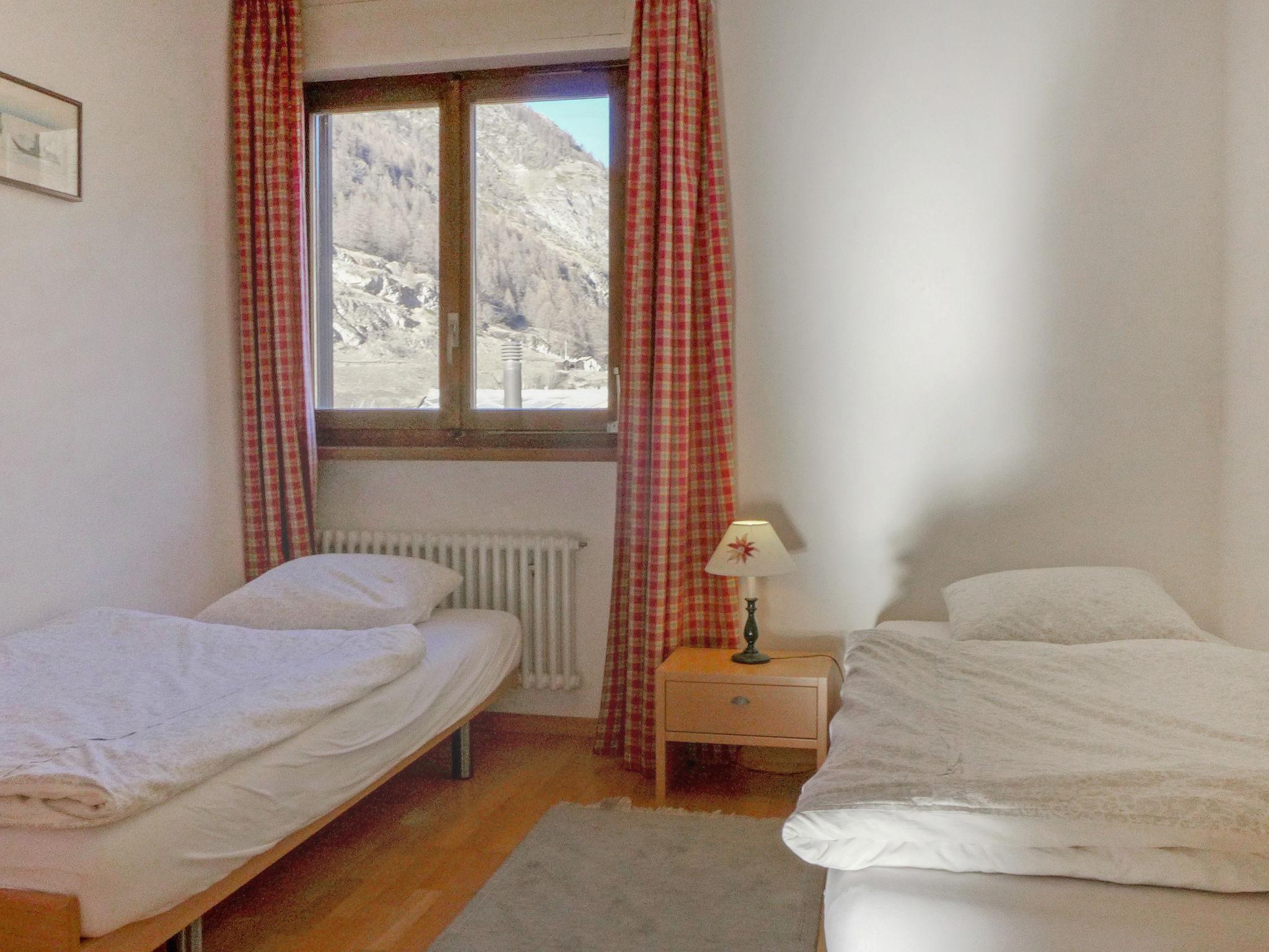 Foto 11 - Apartamento de 3 quartos em Zermatt com vista para a montanha
