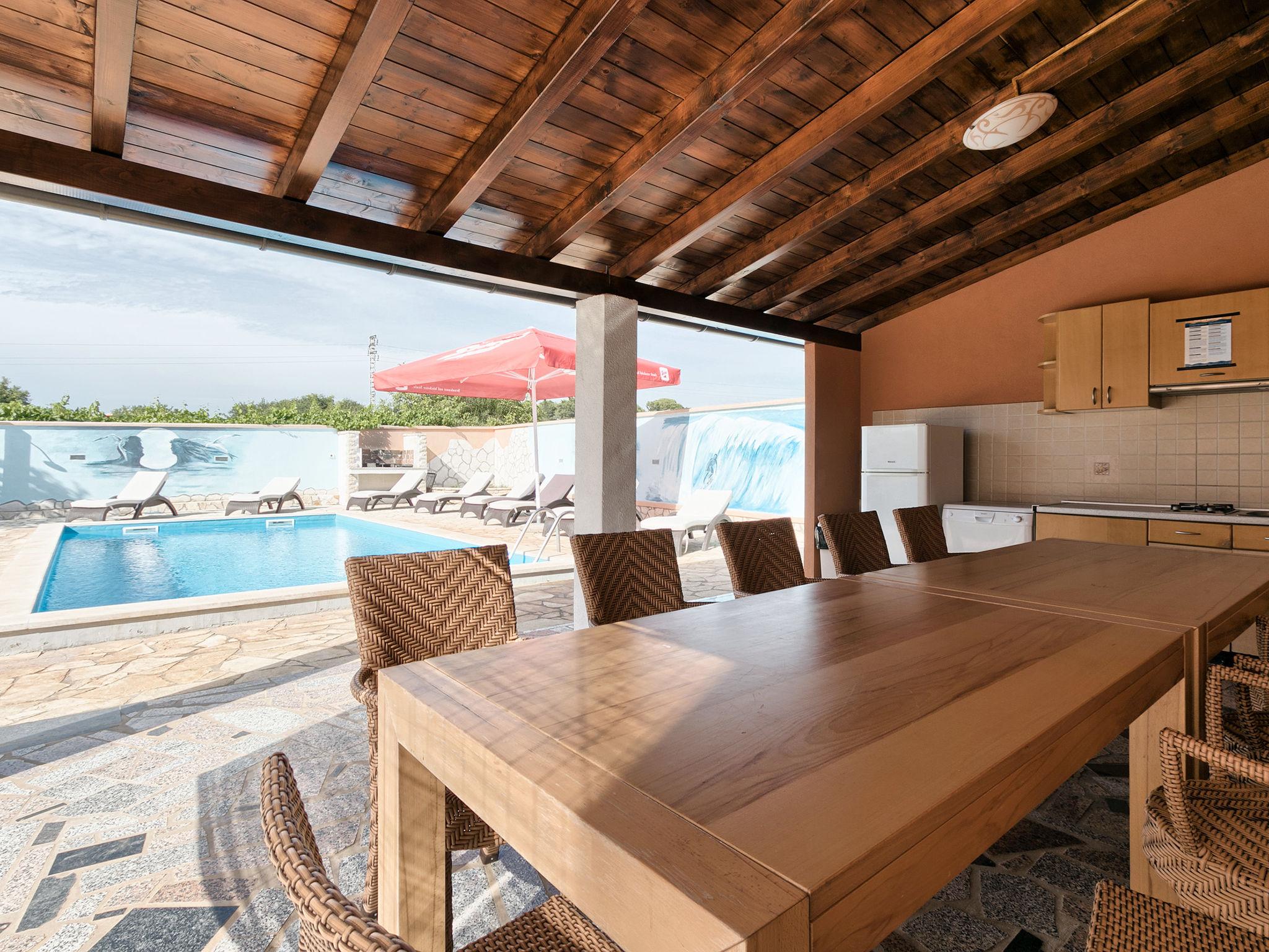 Foto 2 - Casa de 6 quartos em Pula com piscina privada e vistas do mar