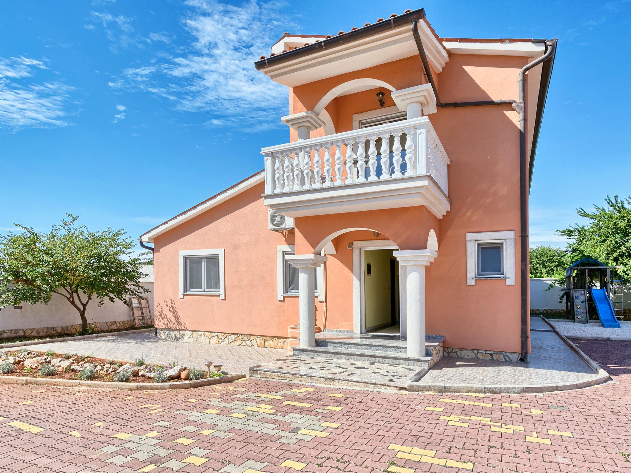 Photo 26 - Maison de 6 chambres à Pula avec piscine privée et vues à la mer