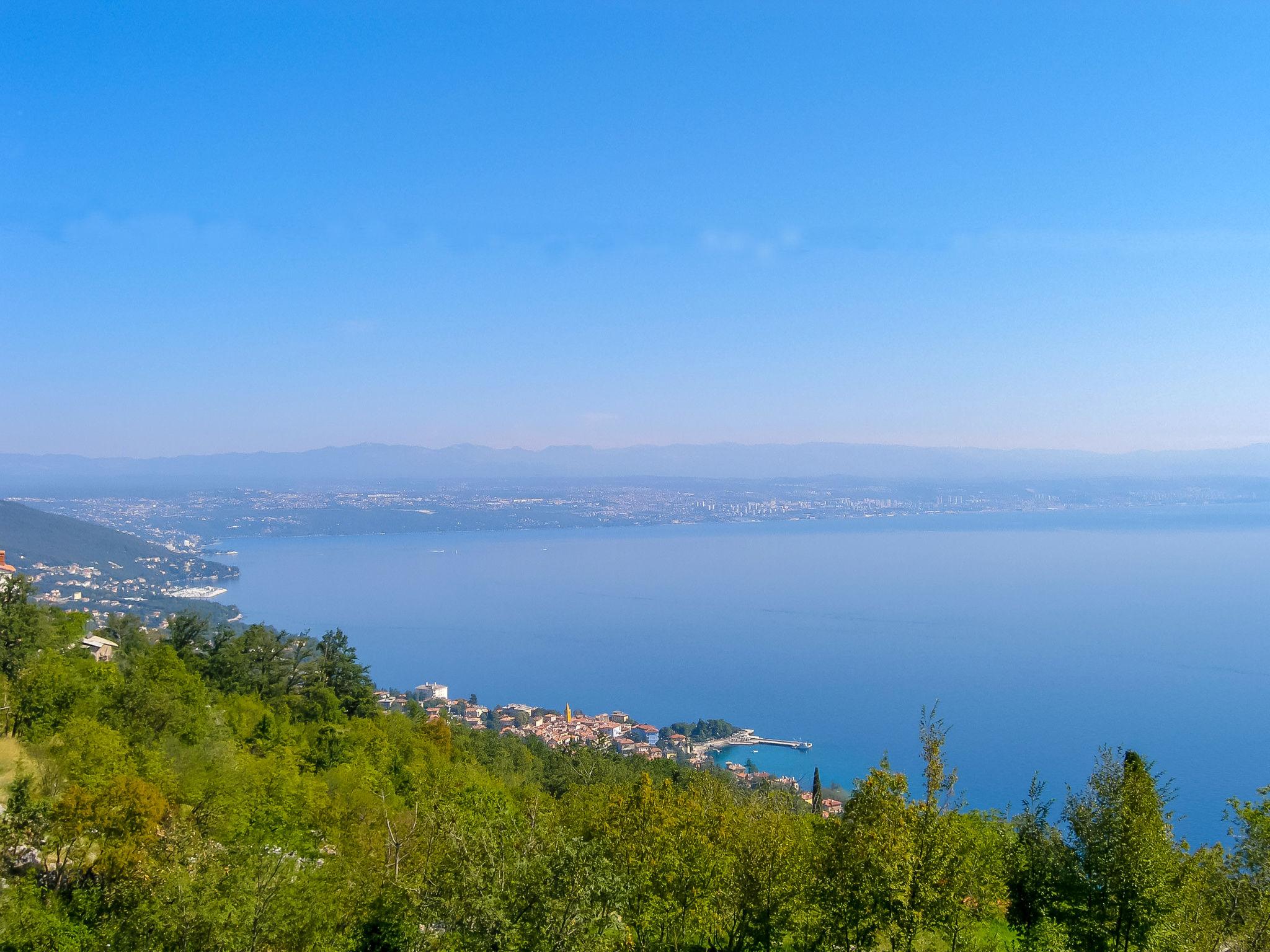 Foto 45 - Casa con 5 camere da letto a Lovran con piscina privata e vista mare