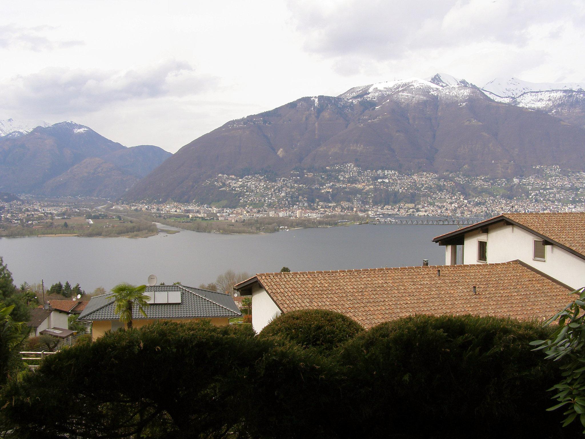 Foto 12 - Appartamento con 2 camere da letto a Gambarogno con piscina e giardino