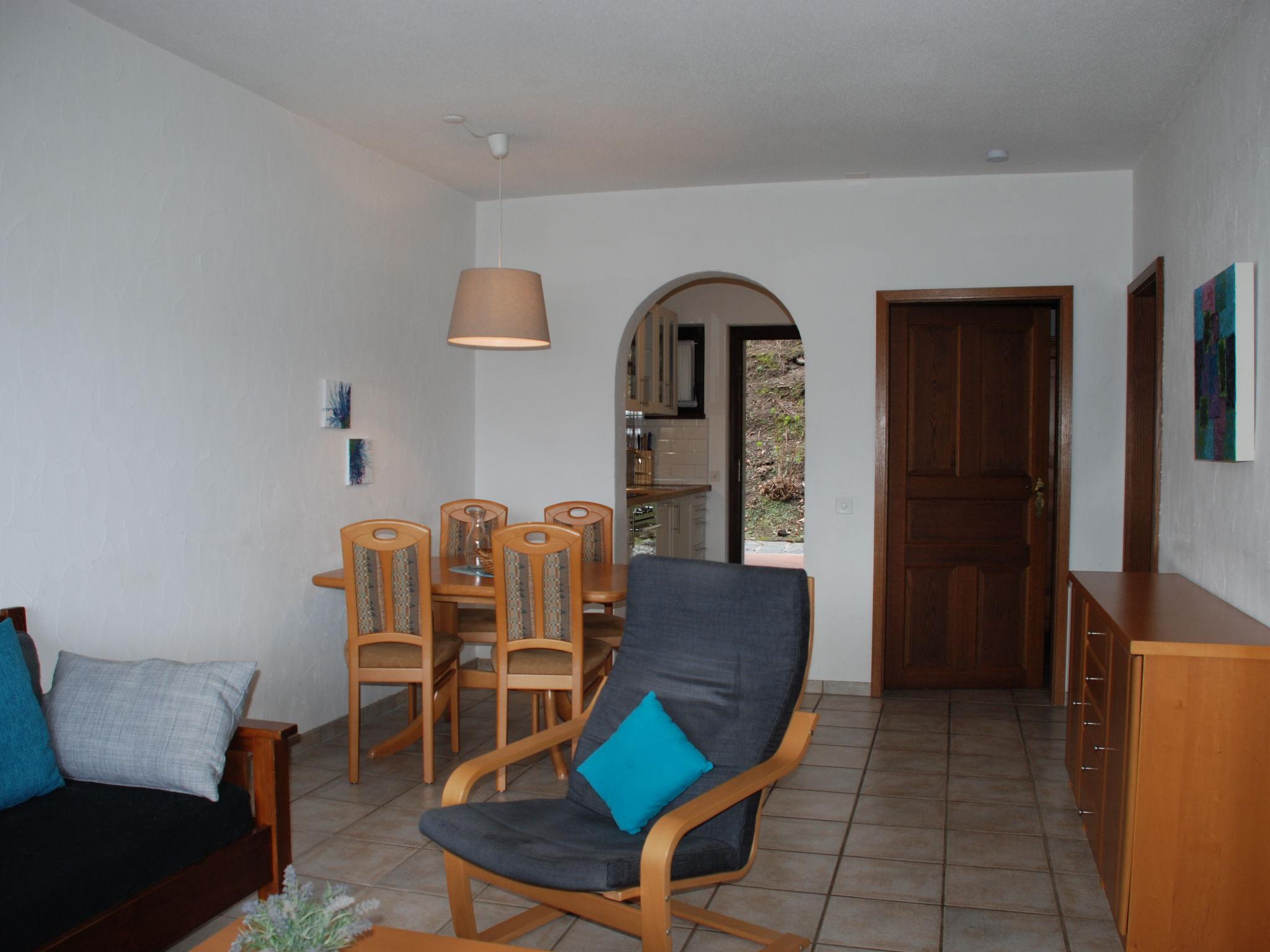 Photo 6 - 2 bedroom Apartment in Gambarogno with swimming pool and garden