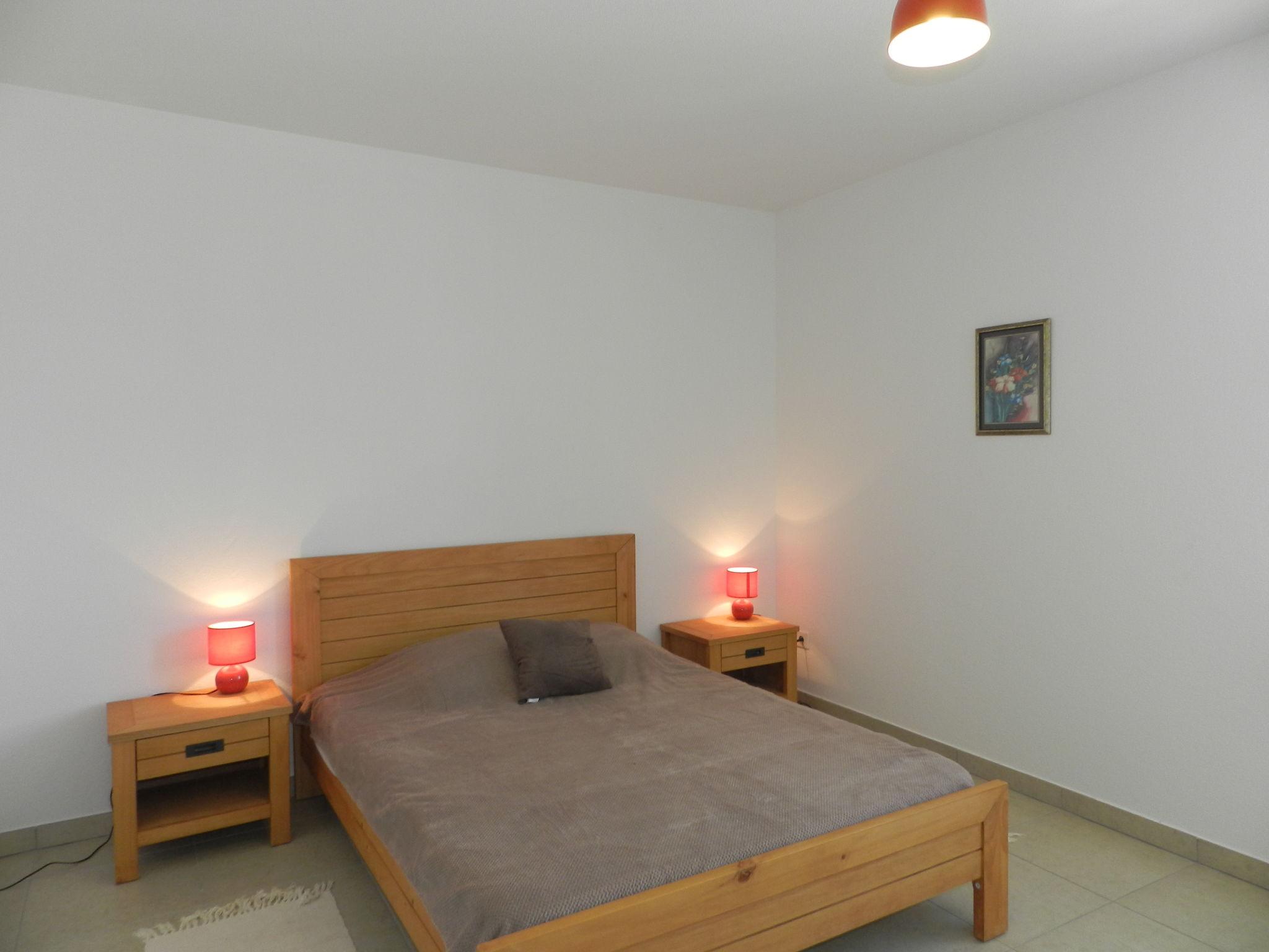 Foto 10 - Apartment mit 3 Schlafzimmern in San-Giuliano mit blick aufs meer