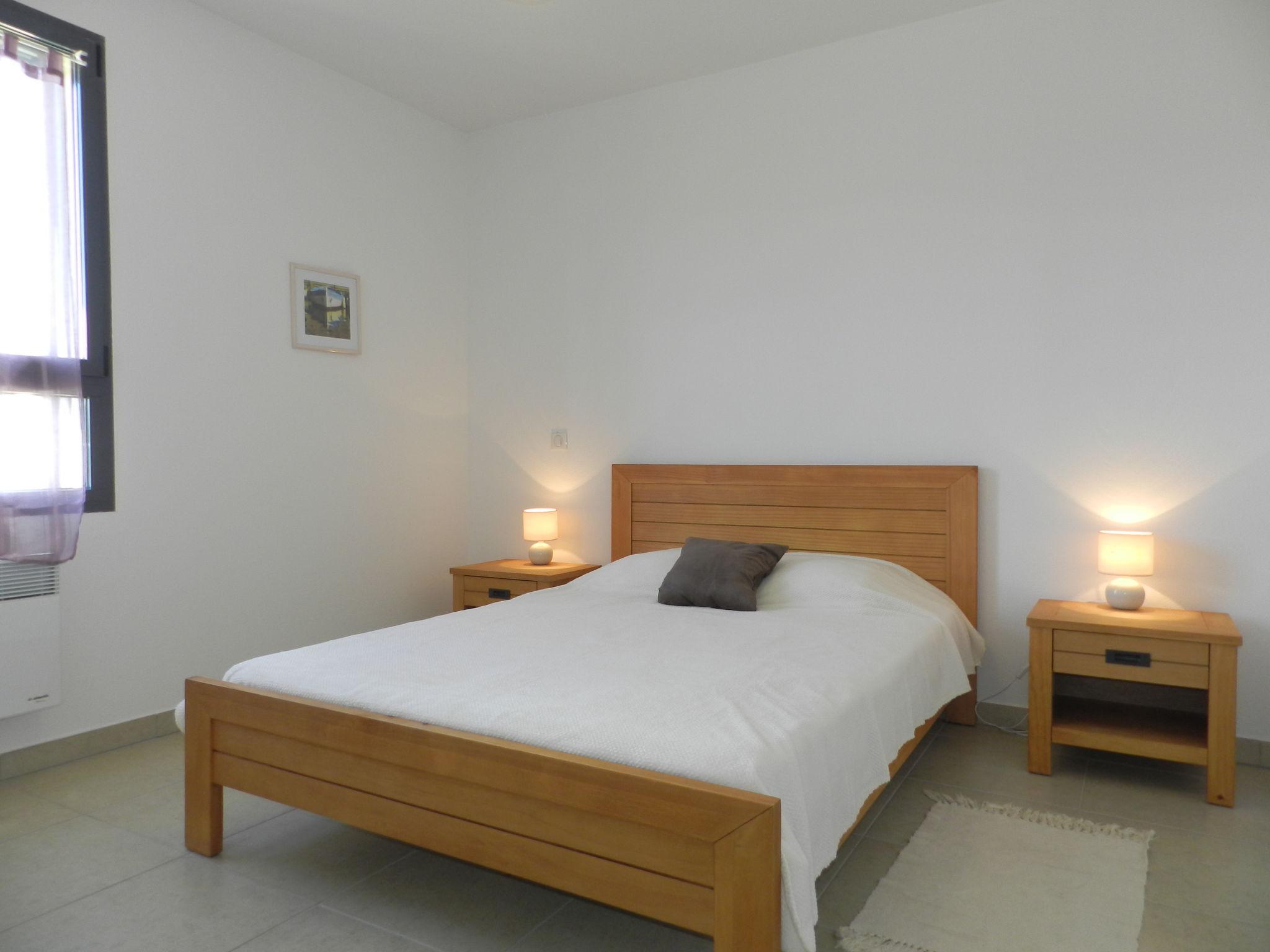 Foto 9 - Appartamento con 3 camere da letto a San-Giuliano con vista mare