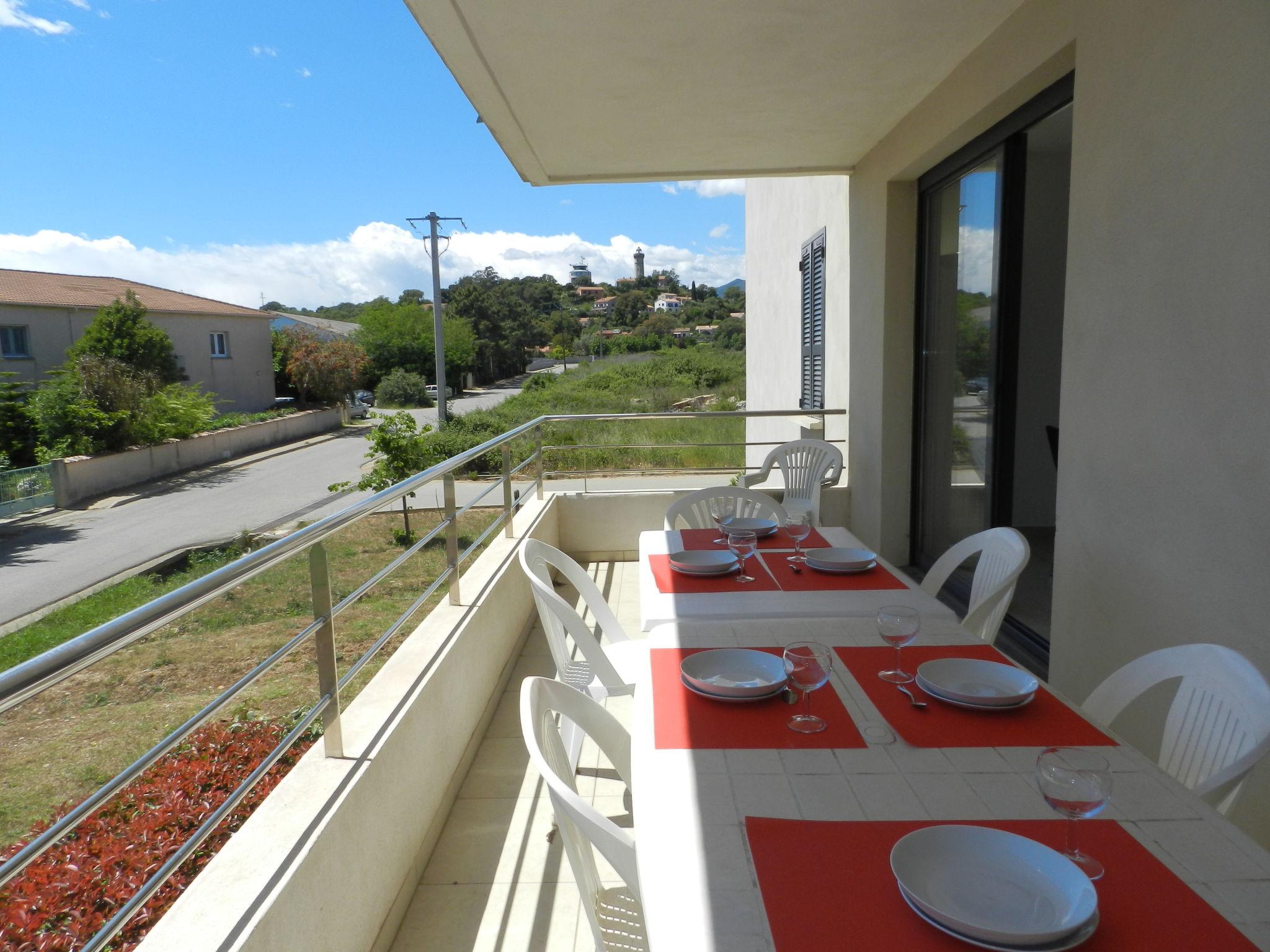 Foto 19 - Apartamento de 3 habitaciones en San-Giuliano con vistas al mar