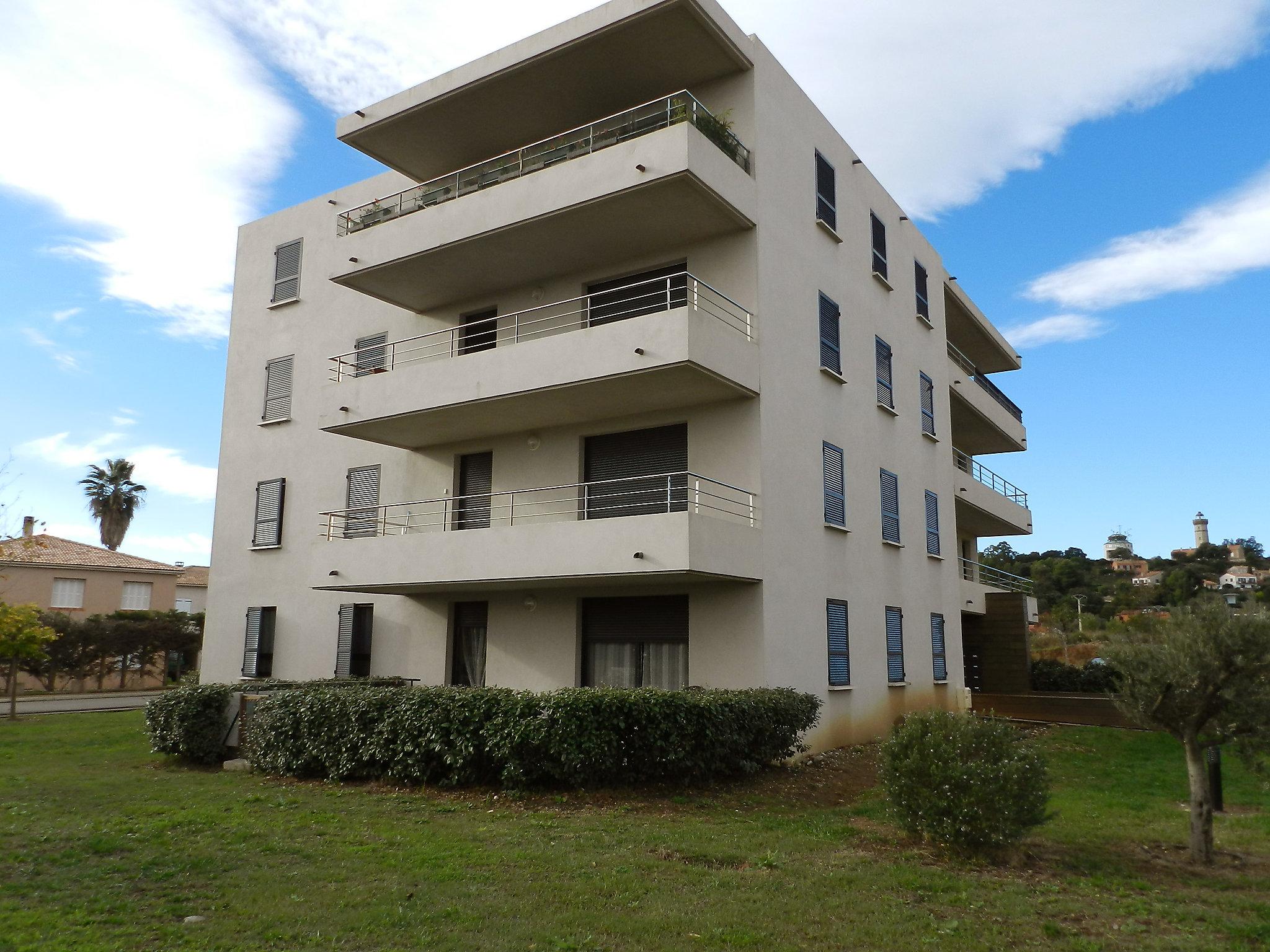 Photo 15 - Appartement de 3 chambres à San-Giuliano avec vues à la mer