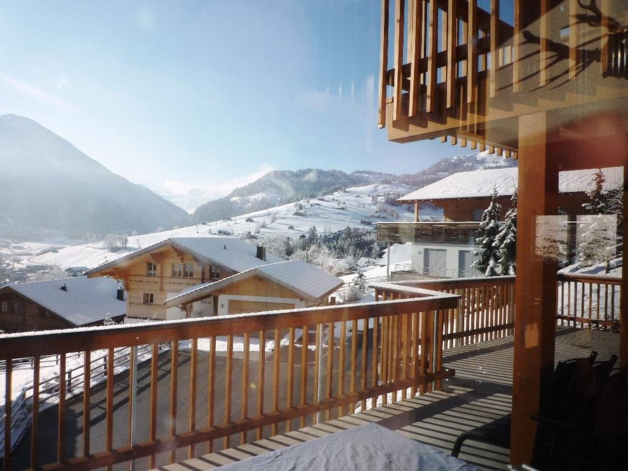 Foto 6 - Apartamento de 5 habitaciones en Zweisimmen con sauna