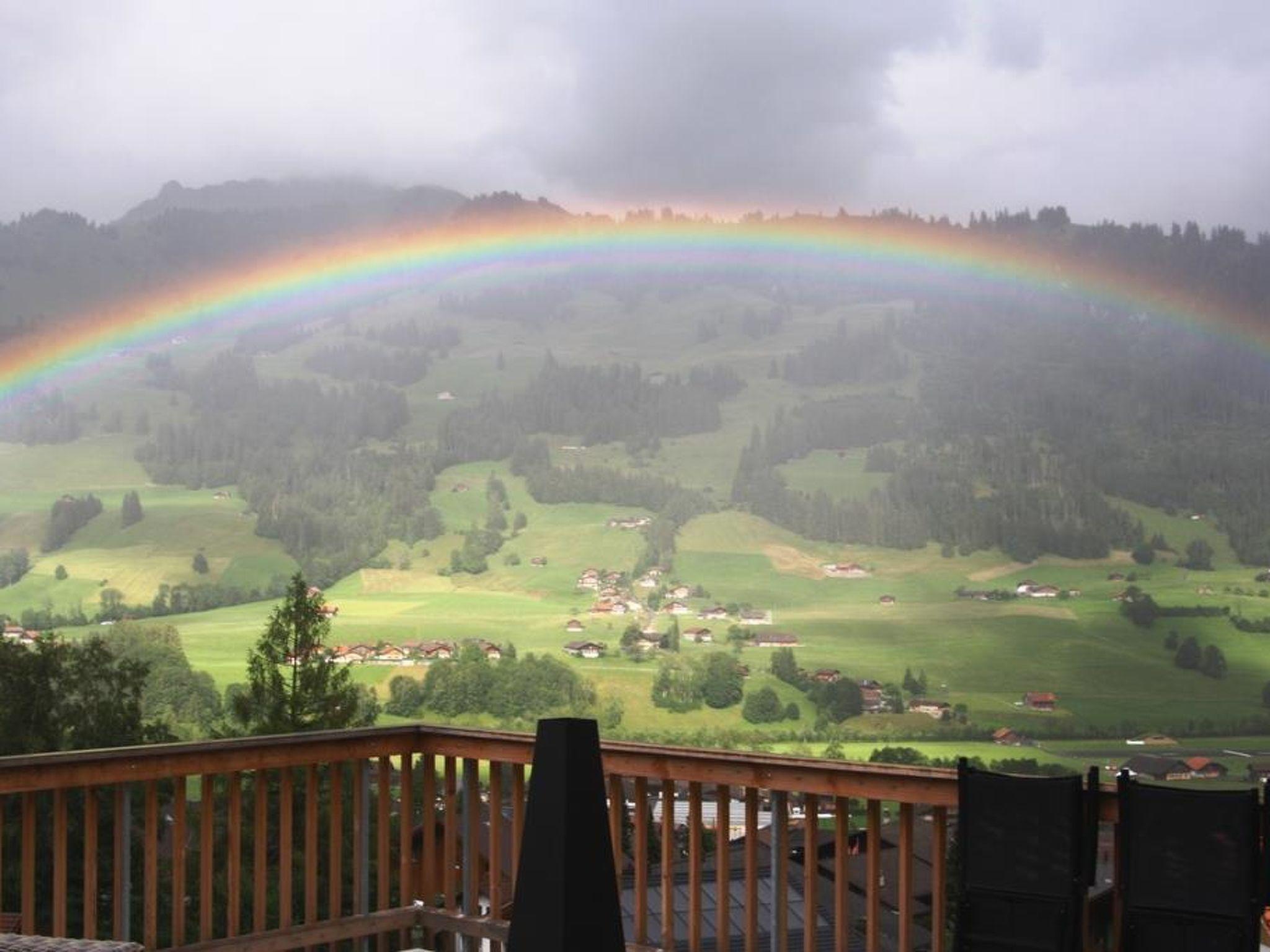 Foto 8 - Apartamento de 5 habitaciones en Zweisimmen con sauna