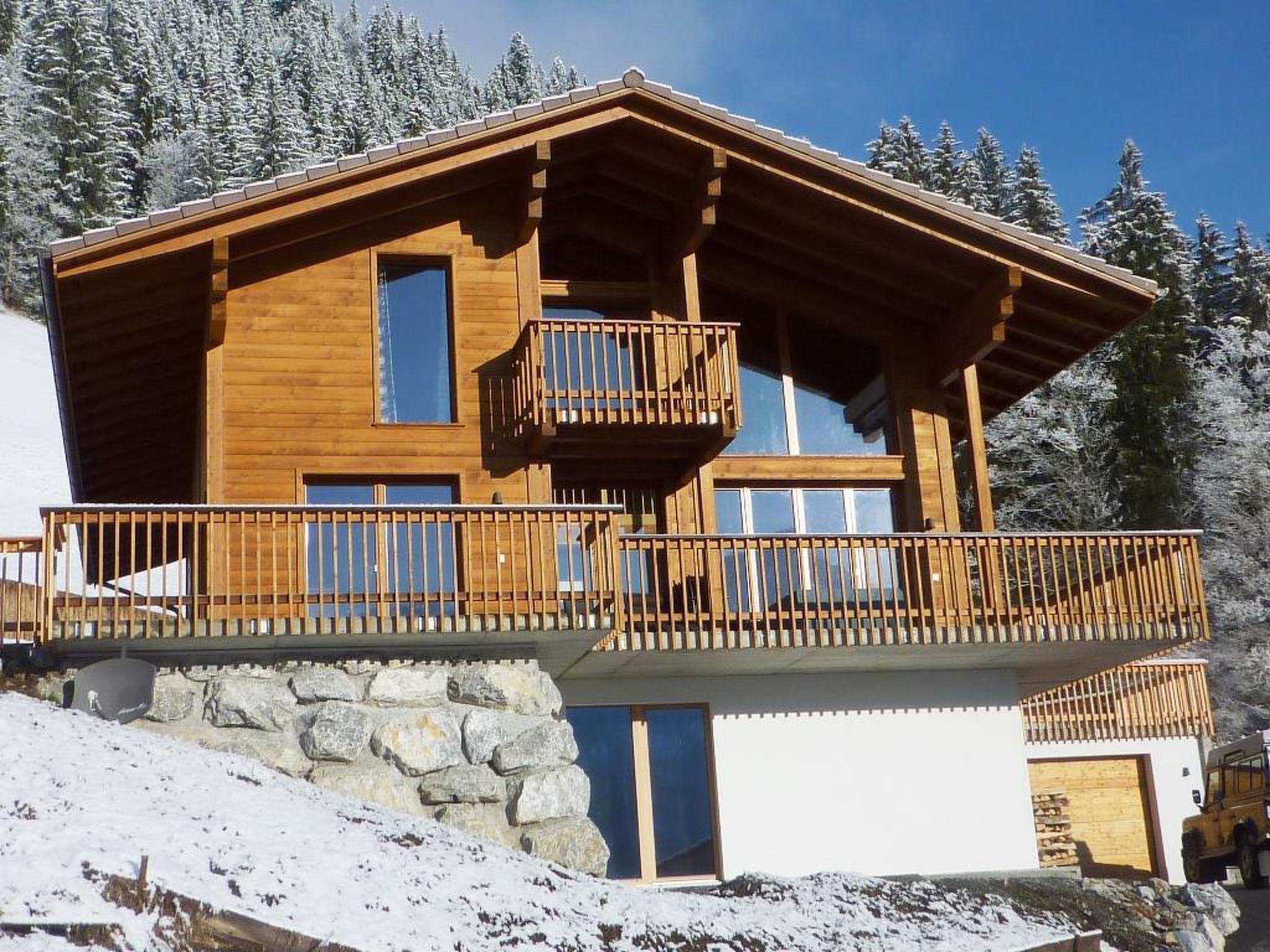 Foto 1 - Apartamento de 5 habitaciones en Zweisimmen con sauna